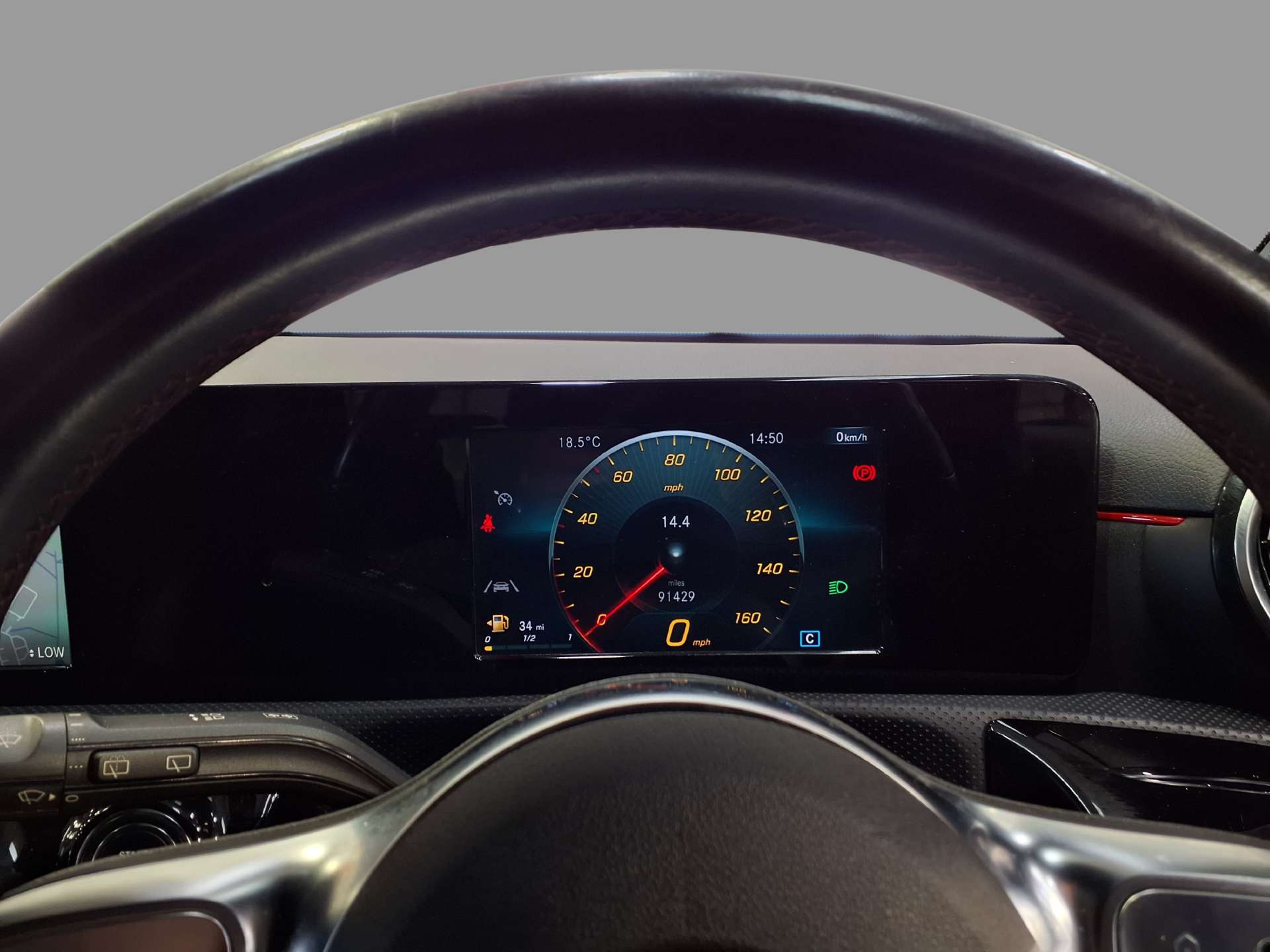 2019 MERCEDES A-CLASS 1.3 A 180 AMG Line 5dr - vehicle photo 21 for sale on PureCar