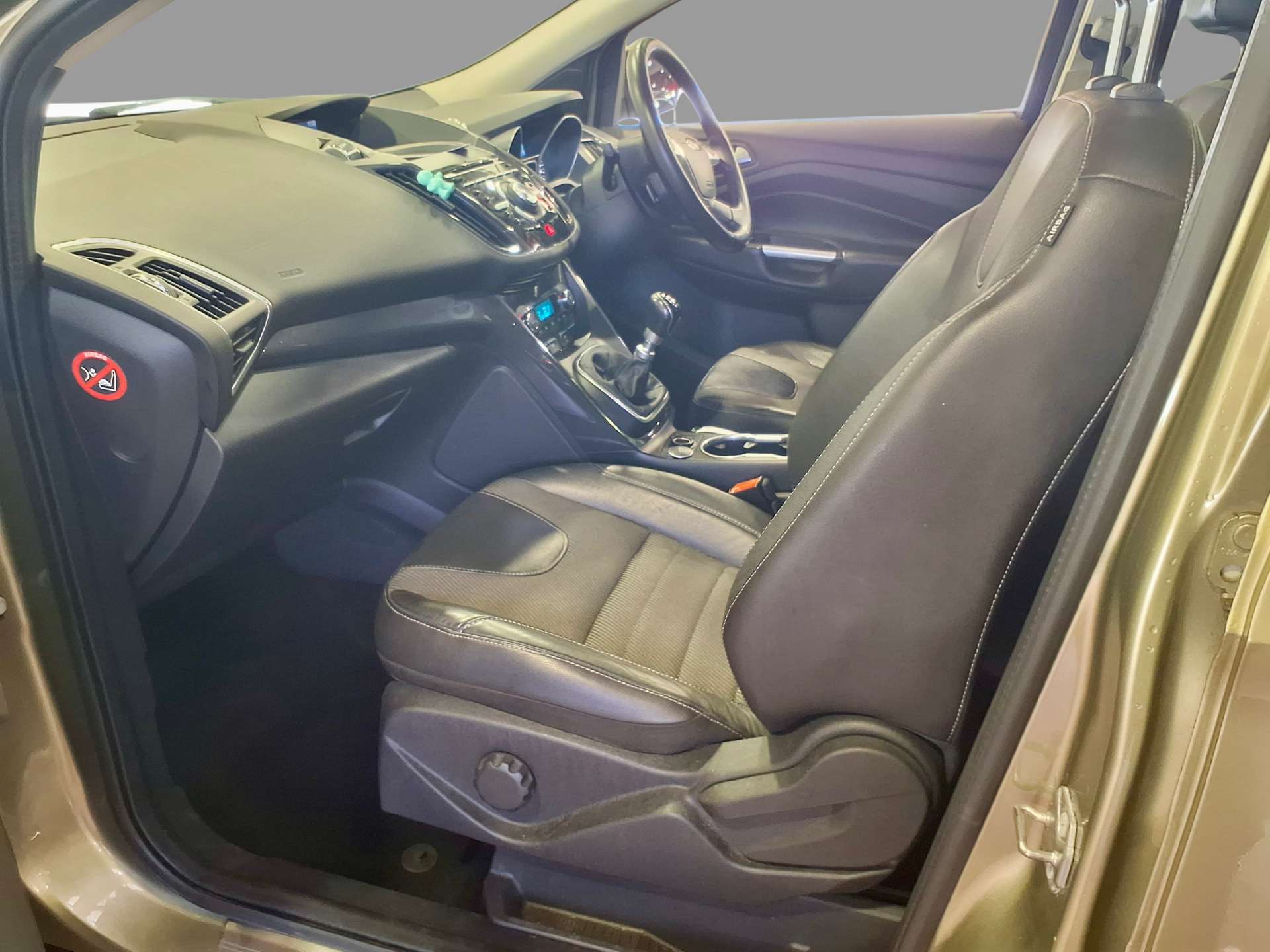 2015 Ford KUGA 2.0 Kuga Titanium TDCi 5dr - vehicle photo 19 for sale on PureCar
