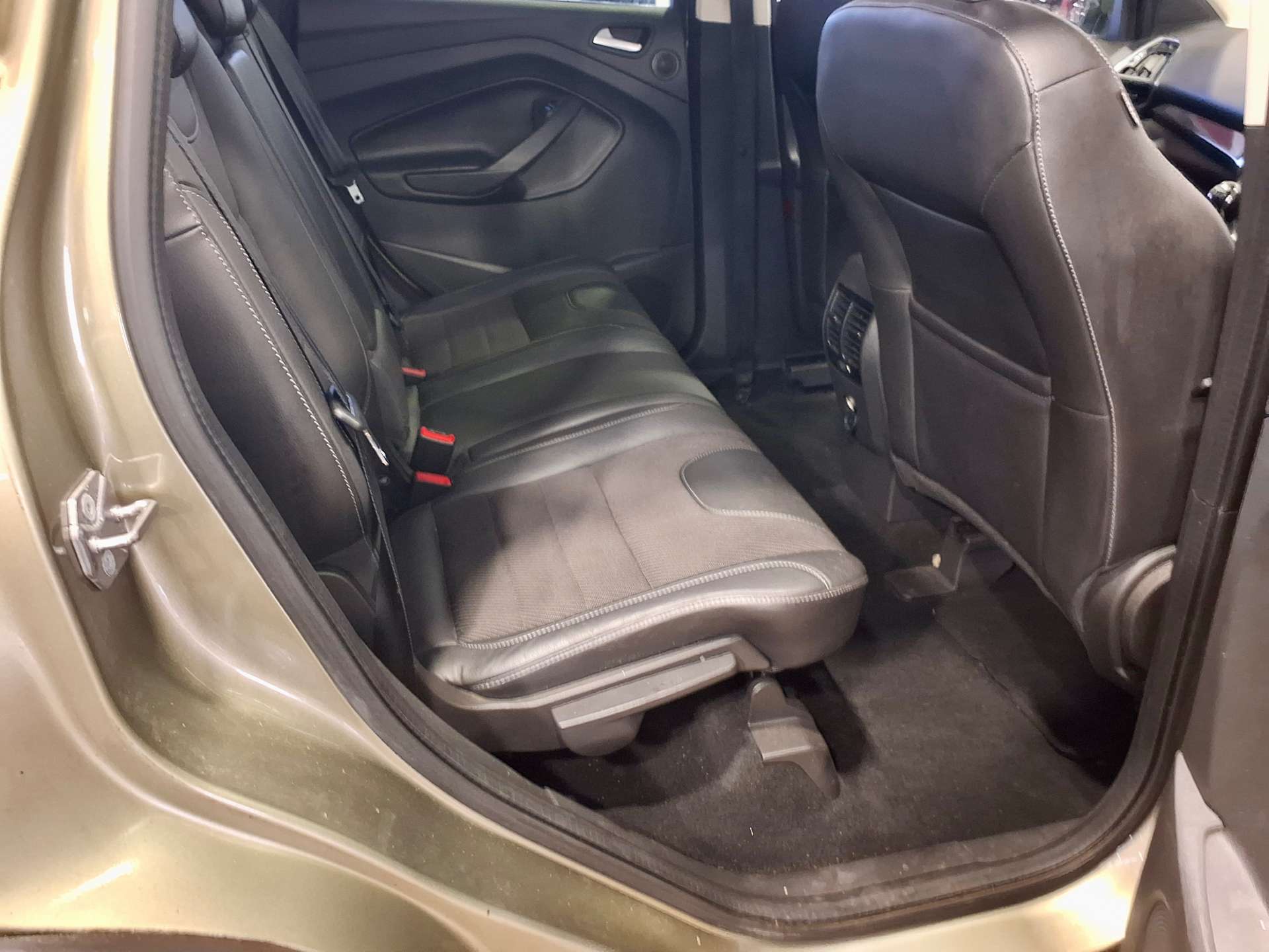 2015 Ford KUGA 2.0 Kuga Titanium TDCi 5dr - vehicle photo 25 for sale on PureCar