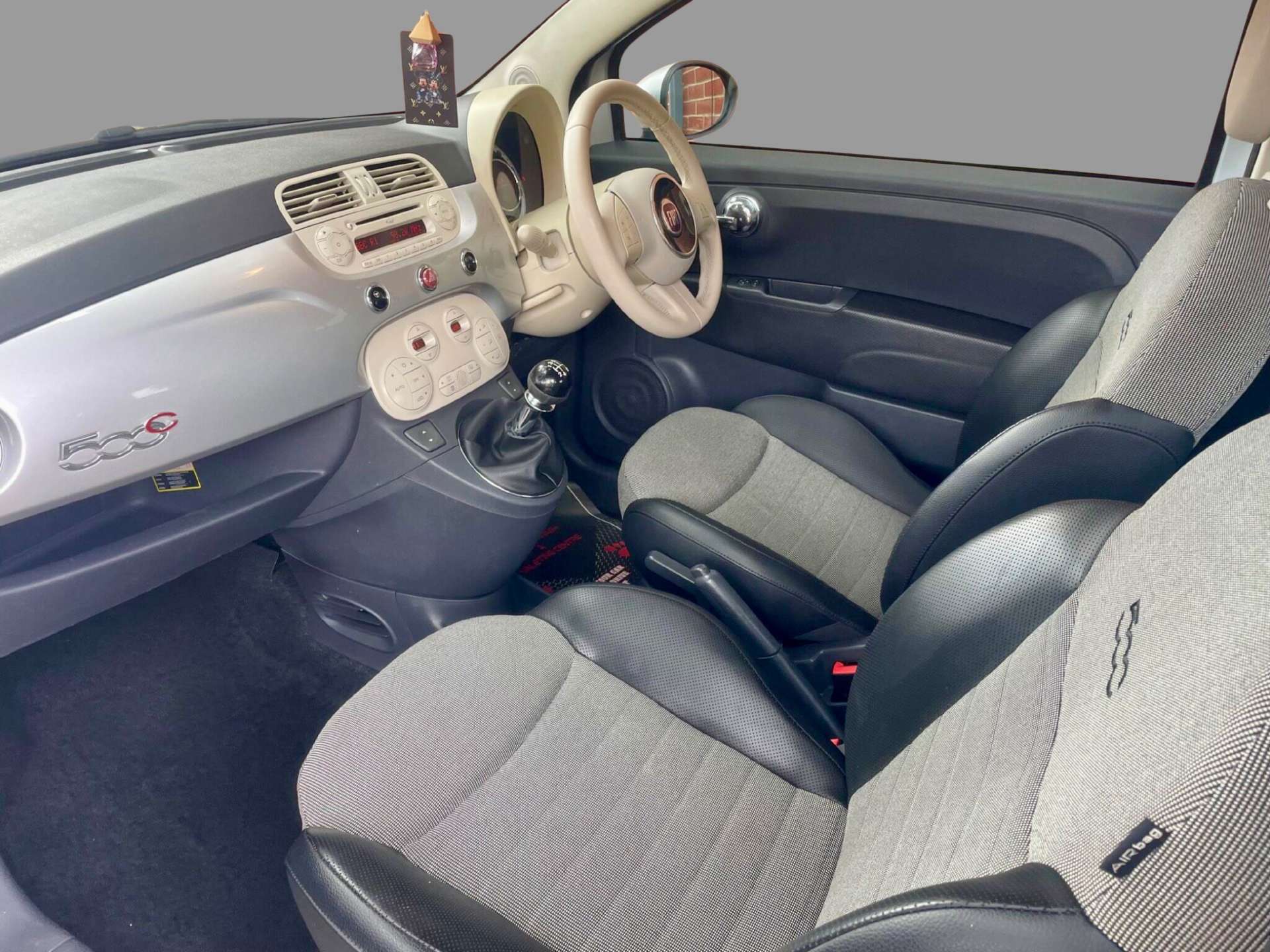 2010 Fiat 1.2 500 C Lounge 2dr - vehicle photo 10 for sale on PureCar