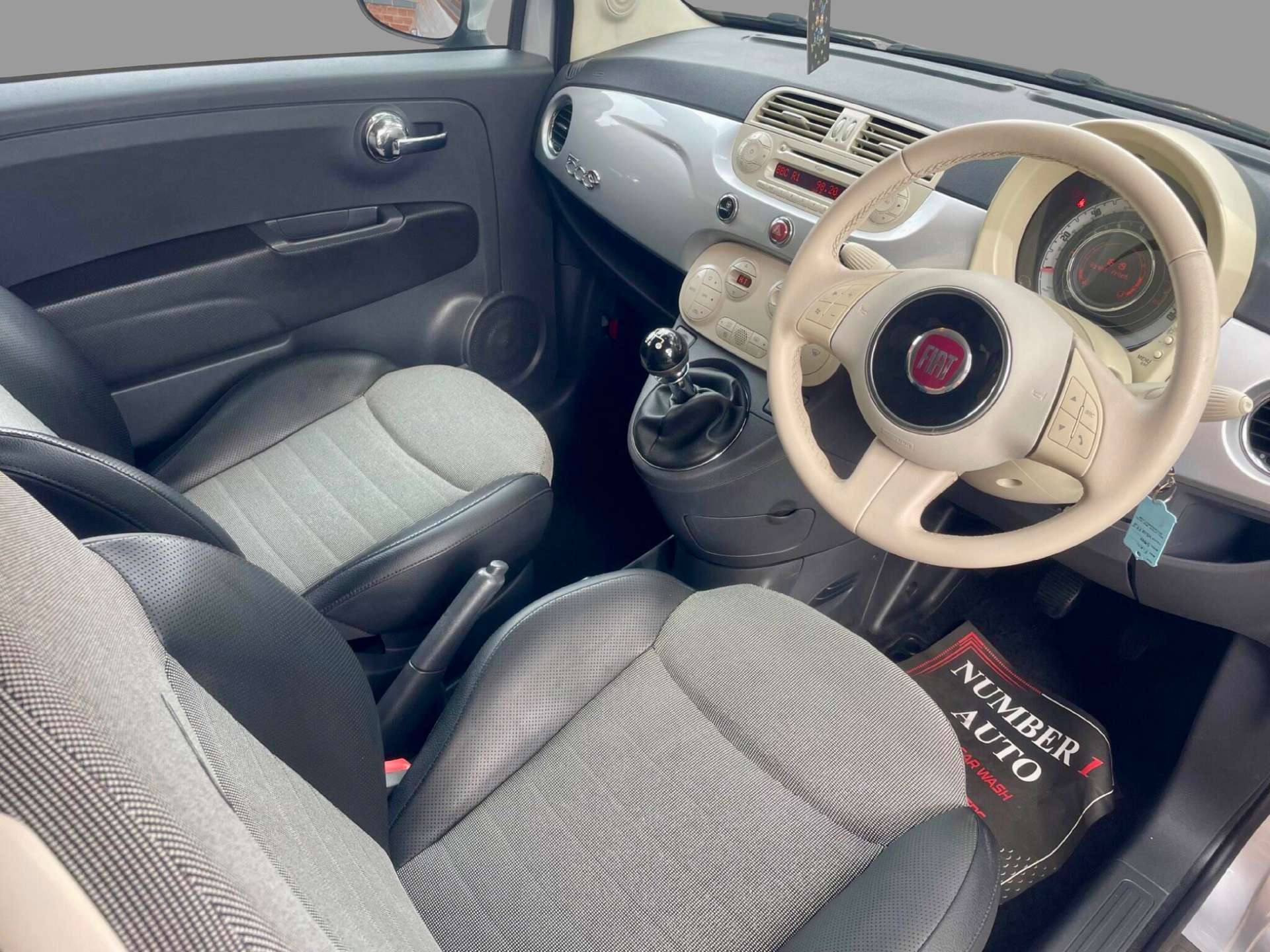 2010 Fiat 1.2 500 C Lounge 2dr - vehicle photo 13 for sale on PureCar