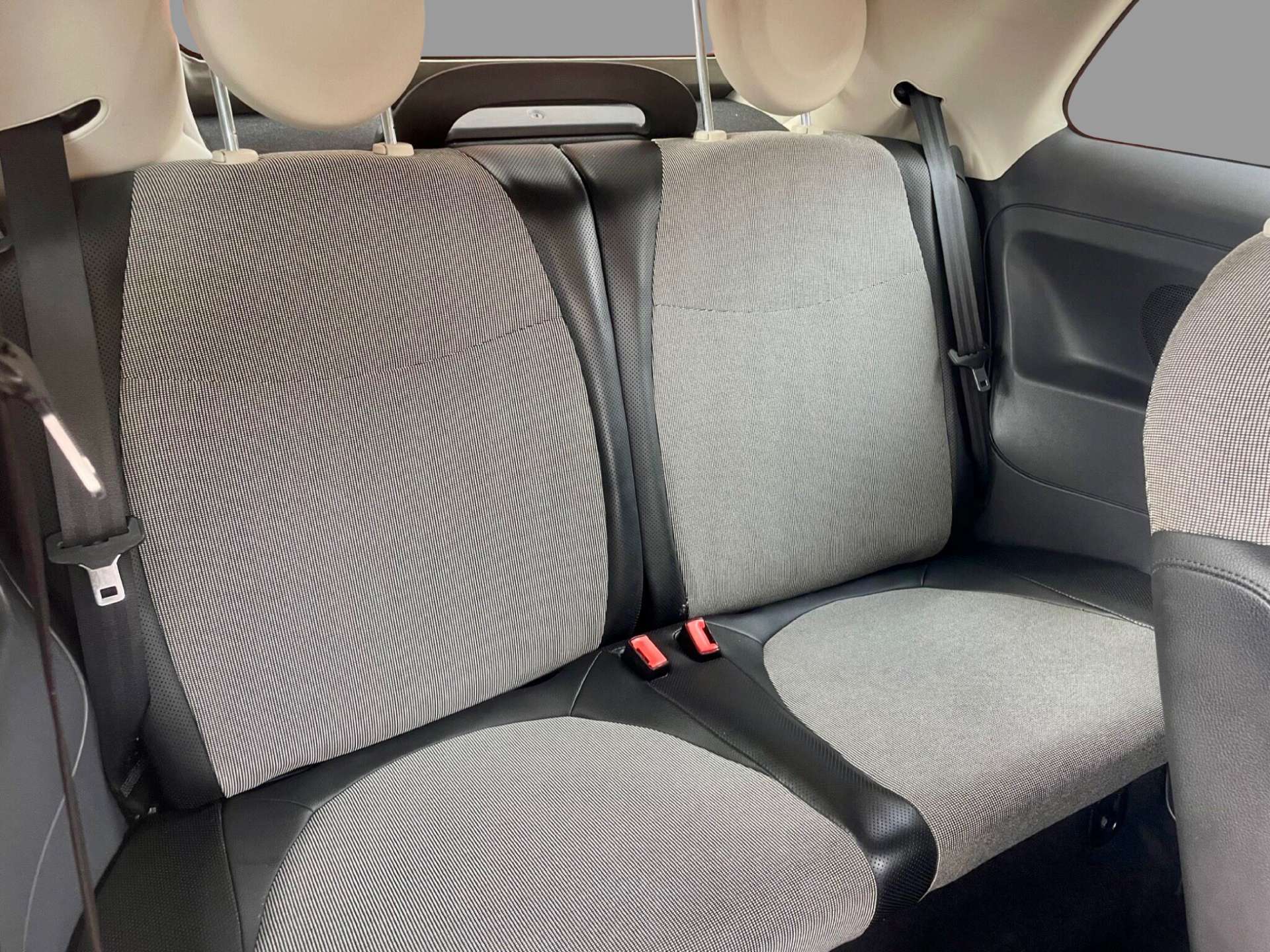2010 Fiat 1.2 500 C Lounge 2dr - vehicle photo 15 for sale on PureCar