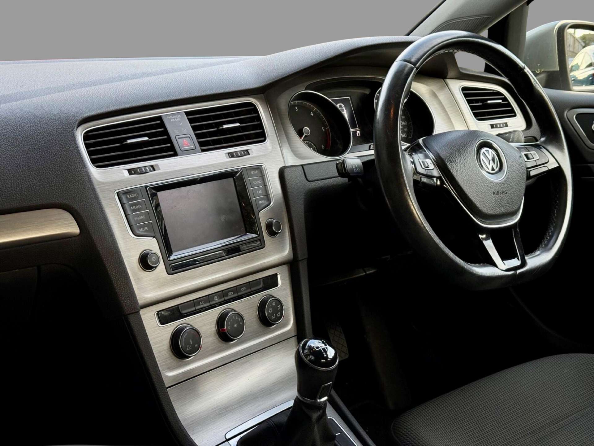 2013 Volkswagen GOLF 1.6 Golf SE BlueMotion Technology TDI 5dr - vehicle photo 12 for sale on PureCar