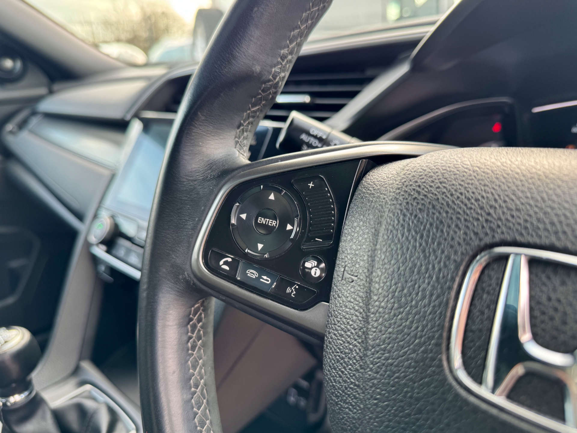 2019 HONDA CIVIC 1.0 Civic Sport Line VTec 5dr - vehicle photo 28 for sale on PureCar