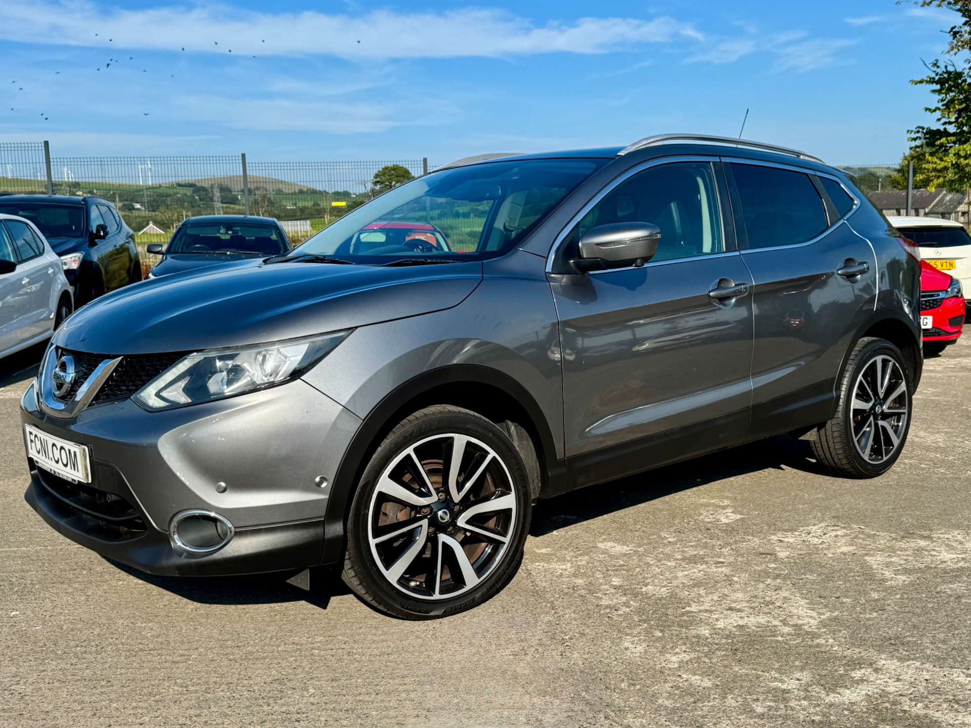 2014 Nissan QASHQAI 1.5 Qashqai Tekna dCi 5dr - vehicle photo 2 for sale on PureCar