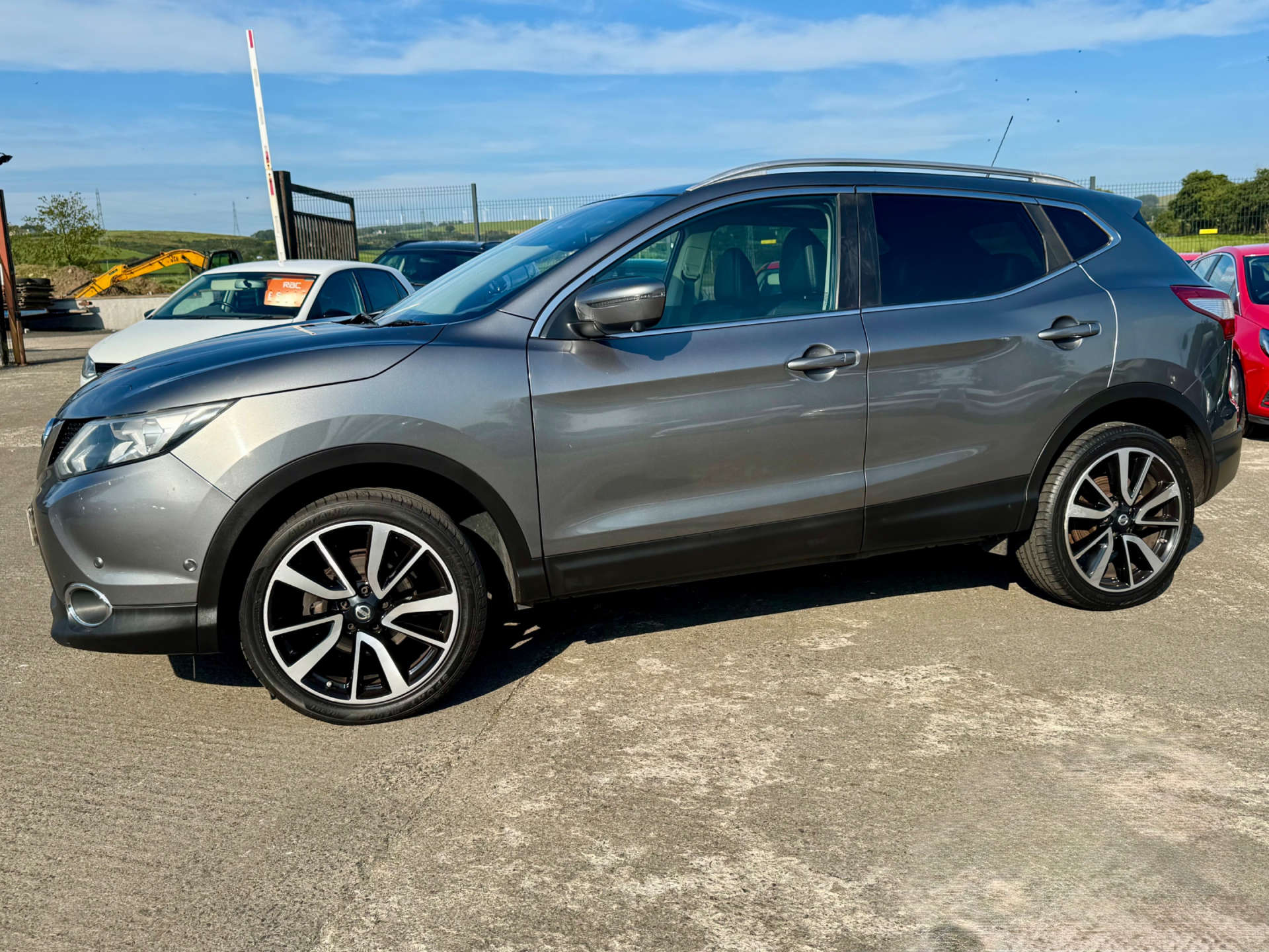 2014 Nissan QASHQAI 1.5 Qashqai Tekna dCi 5dr - vehicle photo 3 for sale on PureCar