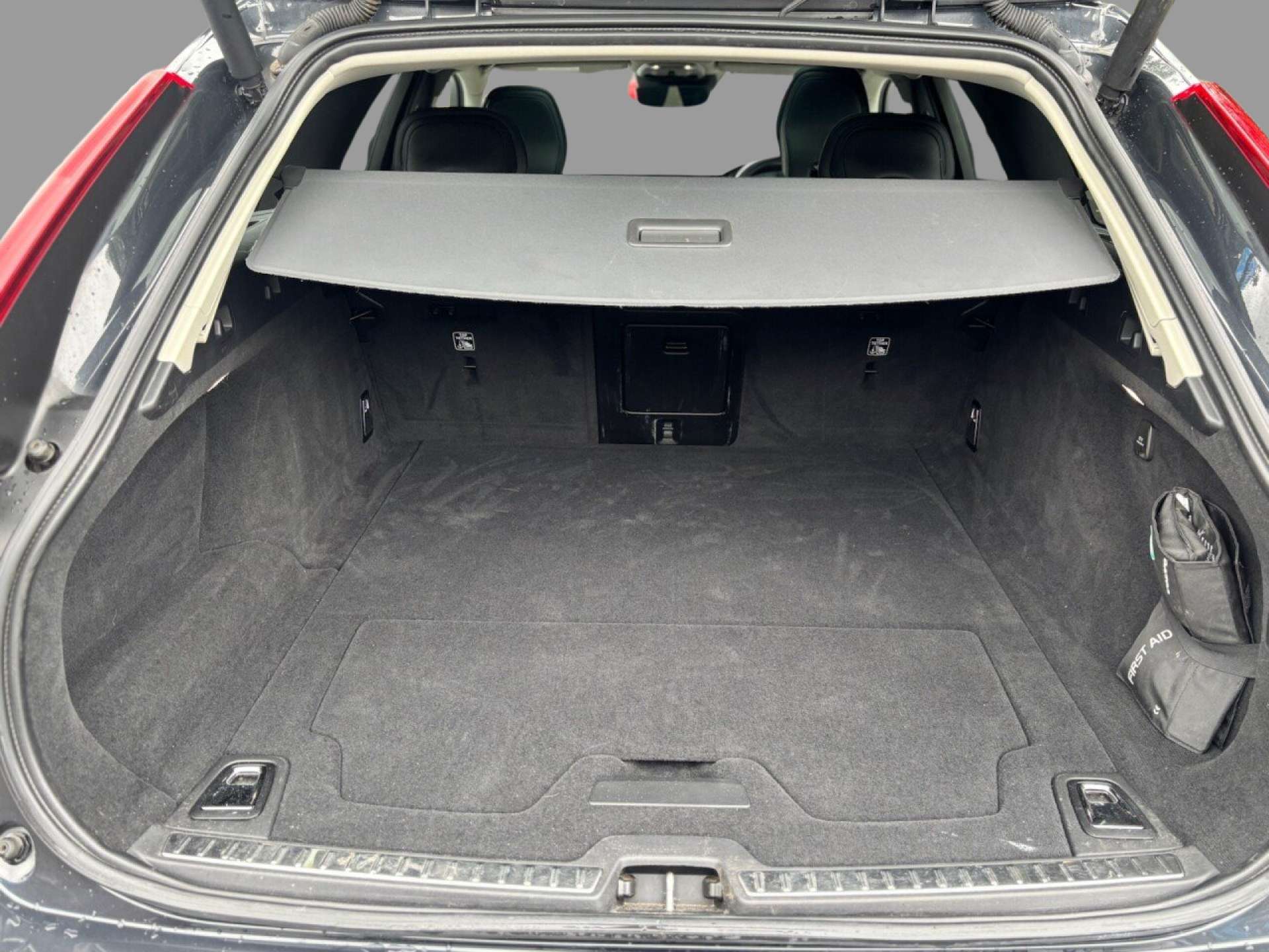 2020 VOLVO V90 2.0 V90 Inscription+ D5 AWD Auto 4WD 5dr - vehicle photo 9 for sale on PureCar