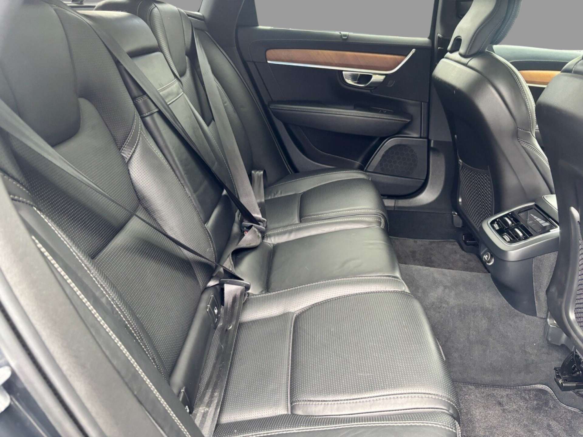 2020 VOLVO V90 2.0 V90 Inscription+ D5 AWD Auto 4WD 5dr - vehicle photo 32 for sale on PureCar