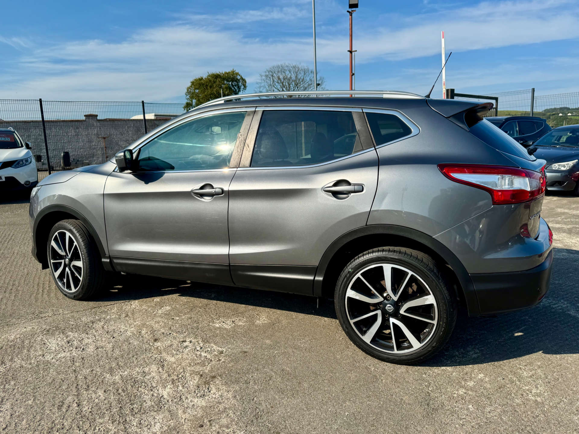 2014 Nissan QASHQAI 1.5 Qashqai Tekna dCi 5dr - vehicle photo 9 for sale on PureCar