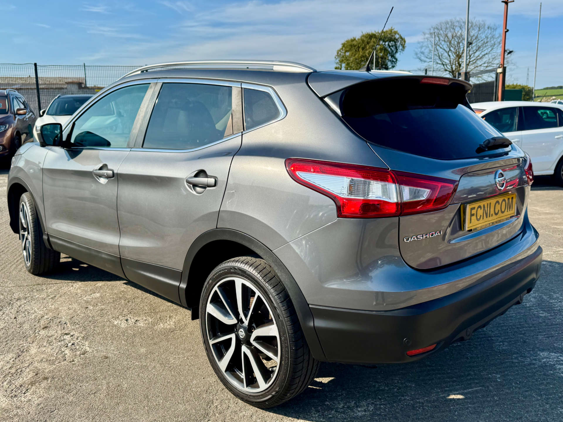 2014 Nissan QASHQAI 1.5 Qashqai Tekna dCi 5dr - vehicle photo 10 for sale on PureCar