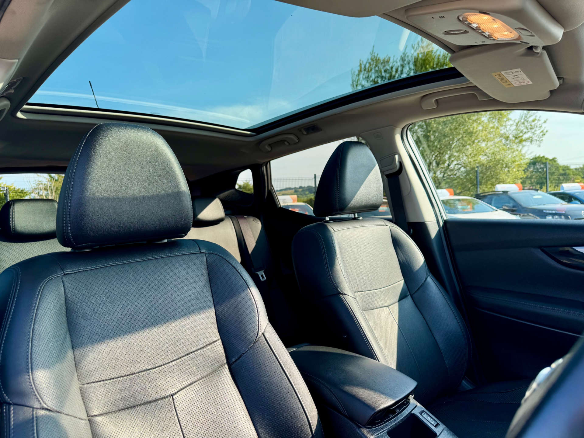 2014 Nissan QASHQAI 1.5 Qashqai Tekna dCi 5dr - vehicle photo 18 for sale on PureCar
