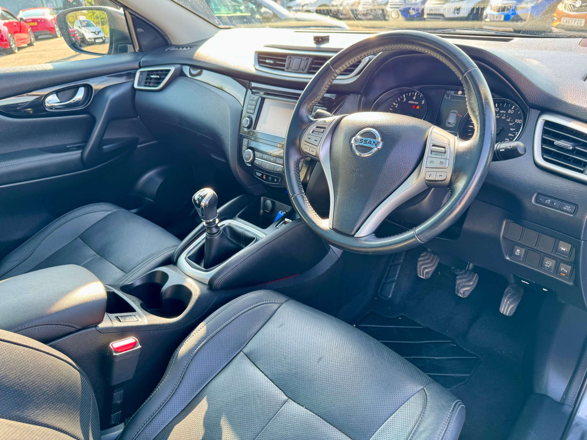 2014 Nissan QASHQAI 1.5 Qashqai Tekna dCi 5dr - vehicle photo 20 for sale on PureCar