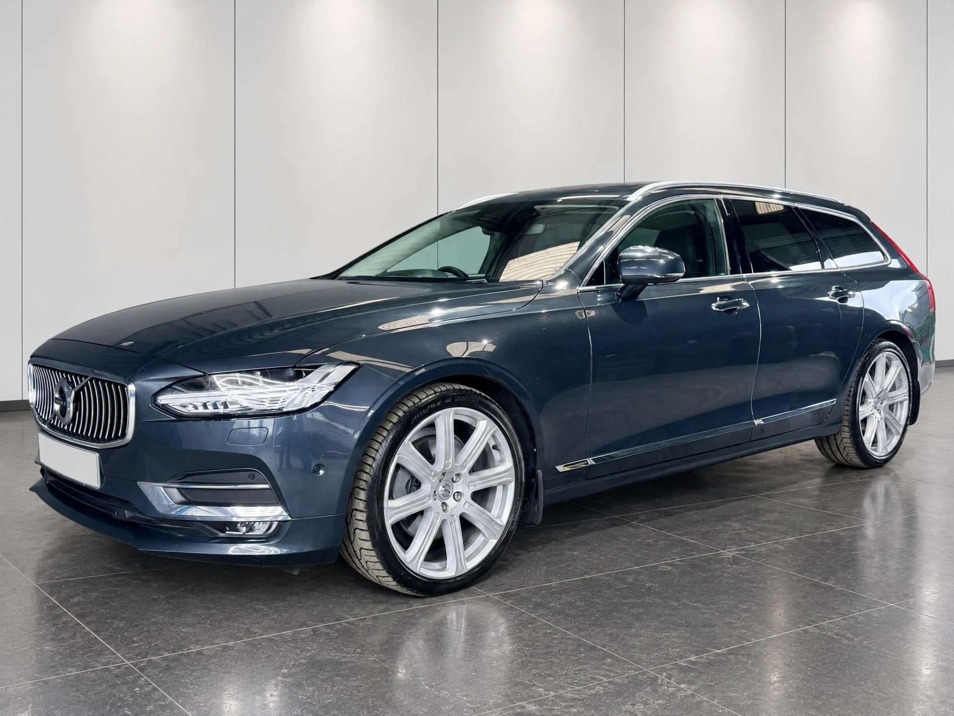VOLVO V90 2020