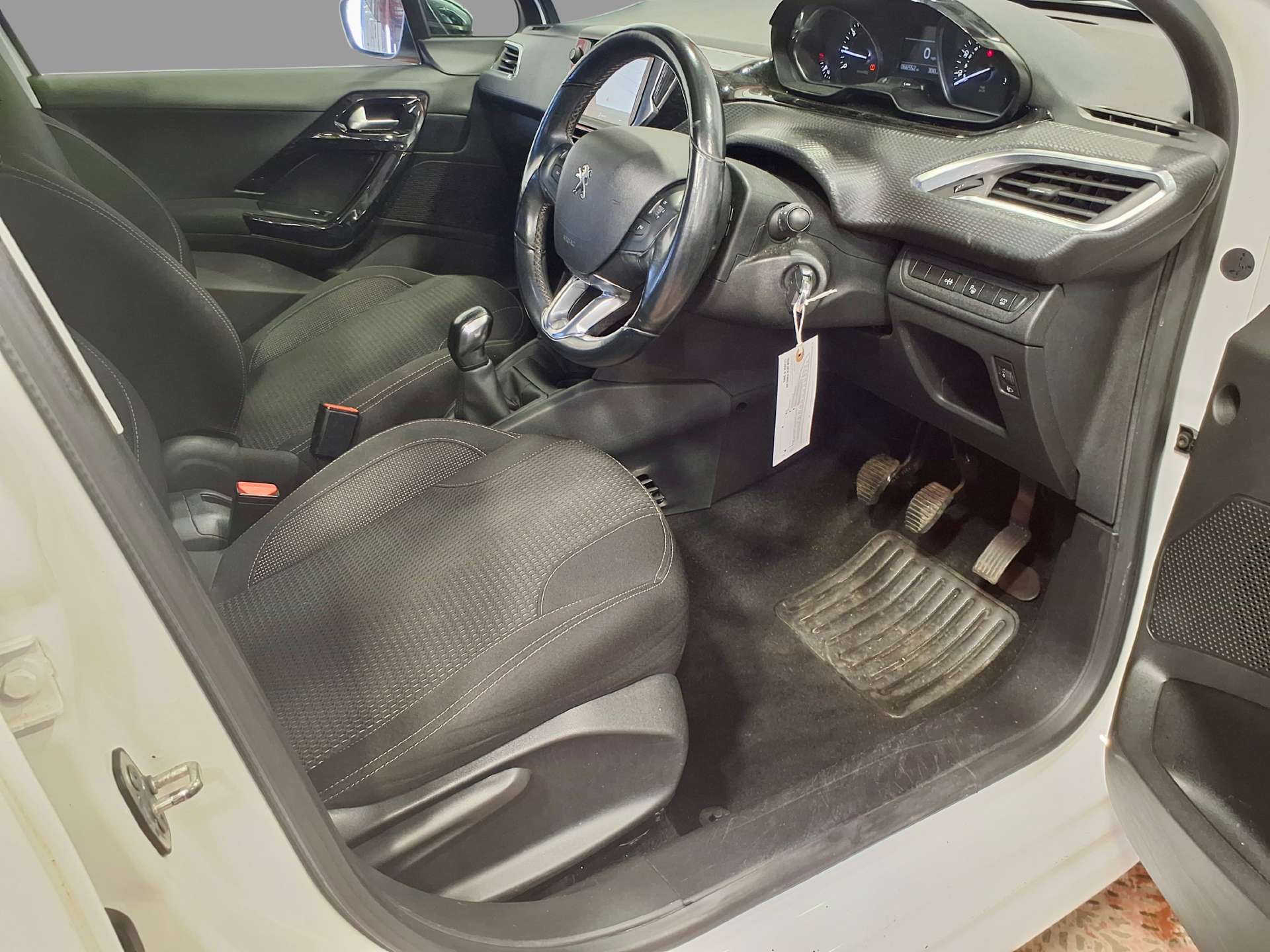 2019 Peugeot 1.2 208 Tech Edition S/S 5dr - vehicle photo 16 for sale on PureCar