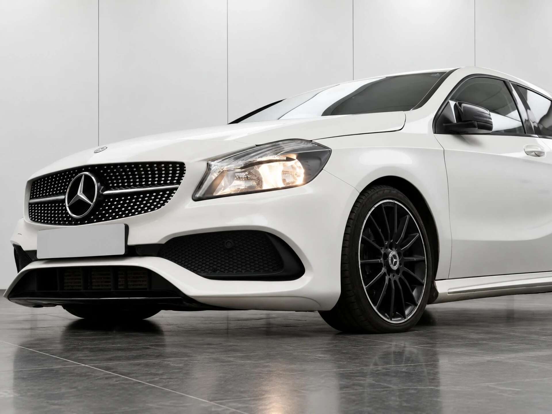 2017 MERCEDES A-CLASS 1.5 A 180 D AMG Line Auto 5dr - vehicle photo 2 for sale on PureCar