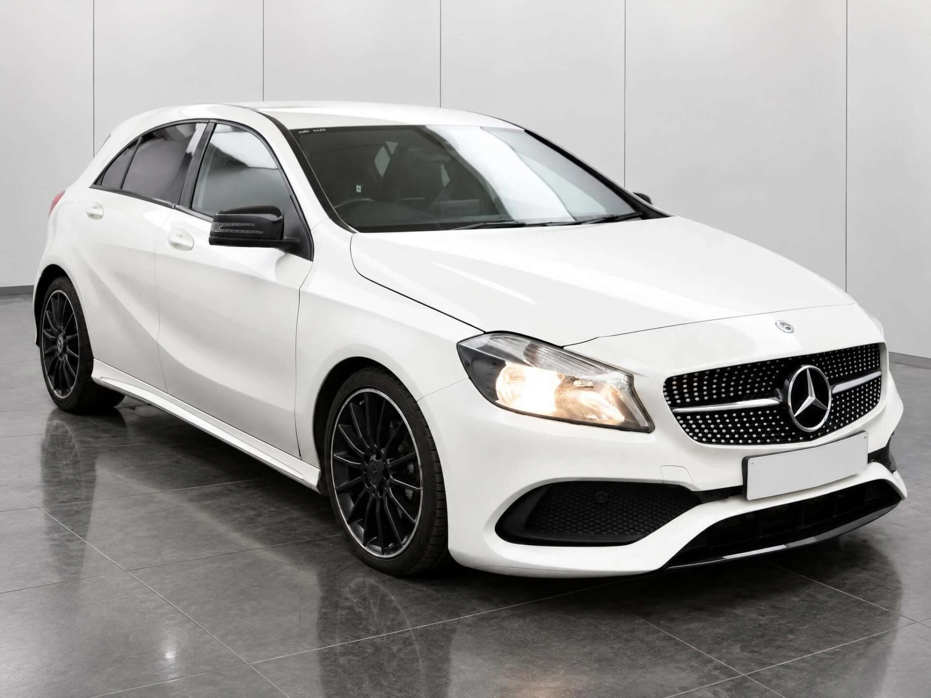 2017 MERCEDES A-CLASS 1.5 A 180 D AMG Line Auto 5dr - vehicle photo 11 for sale on PureCar