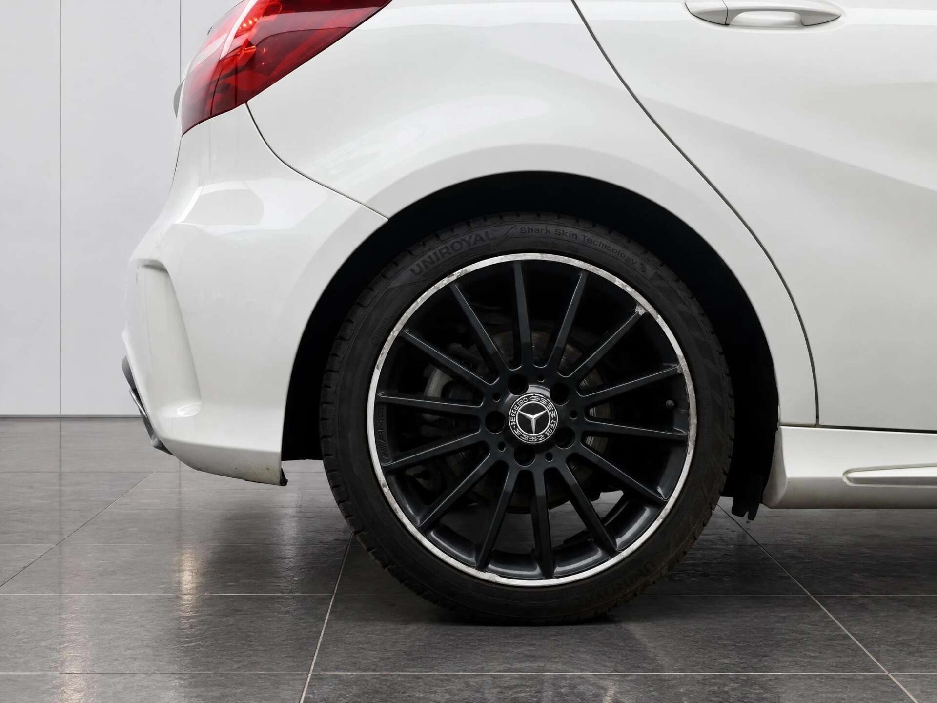 2017 MERCEDES A-CLASS 1.5 A 180 D AMG Line Auto 5dr - vehicle photo 17 for sale on PureCar