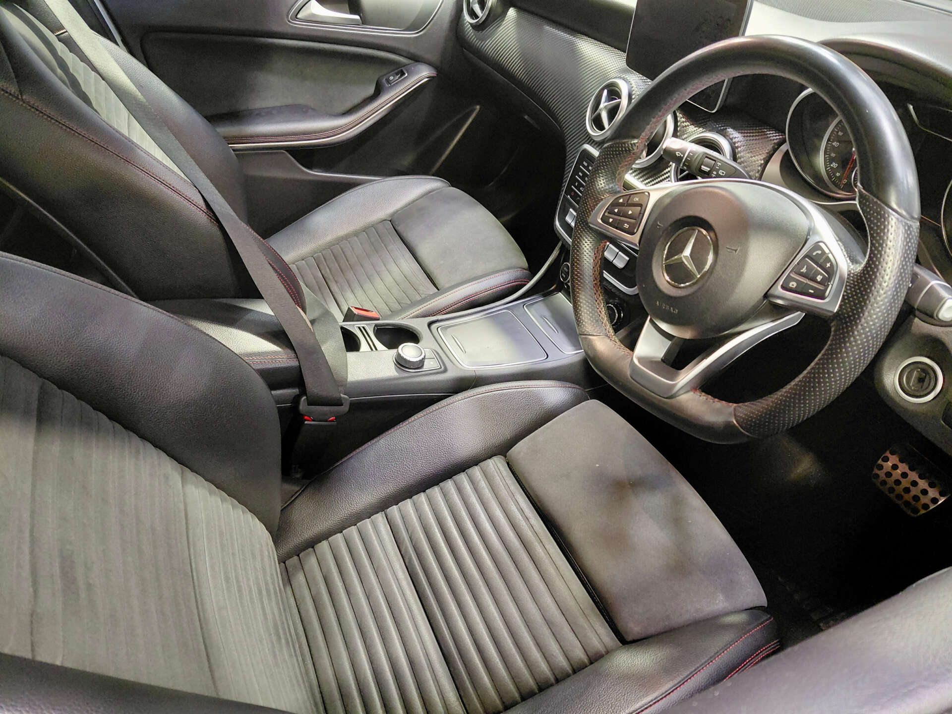 2017 MERCEDES A-CLASS 1.5 A 180 D AMG Line Auto 5dr - vehicle photo 20 for sale on PureCar