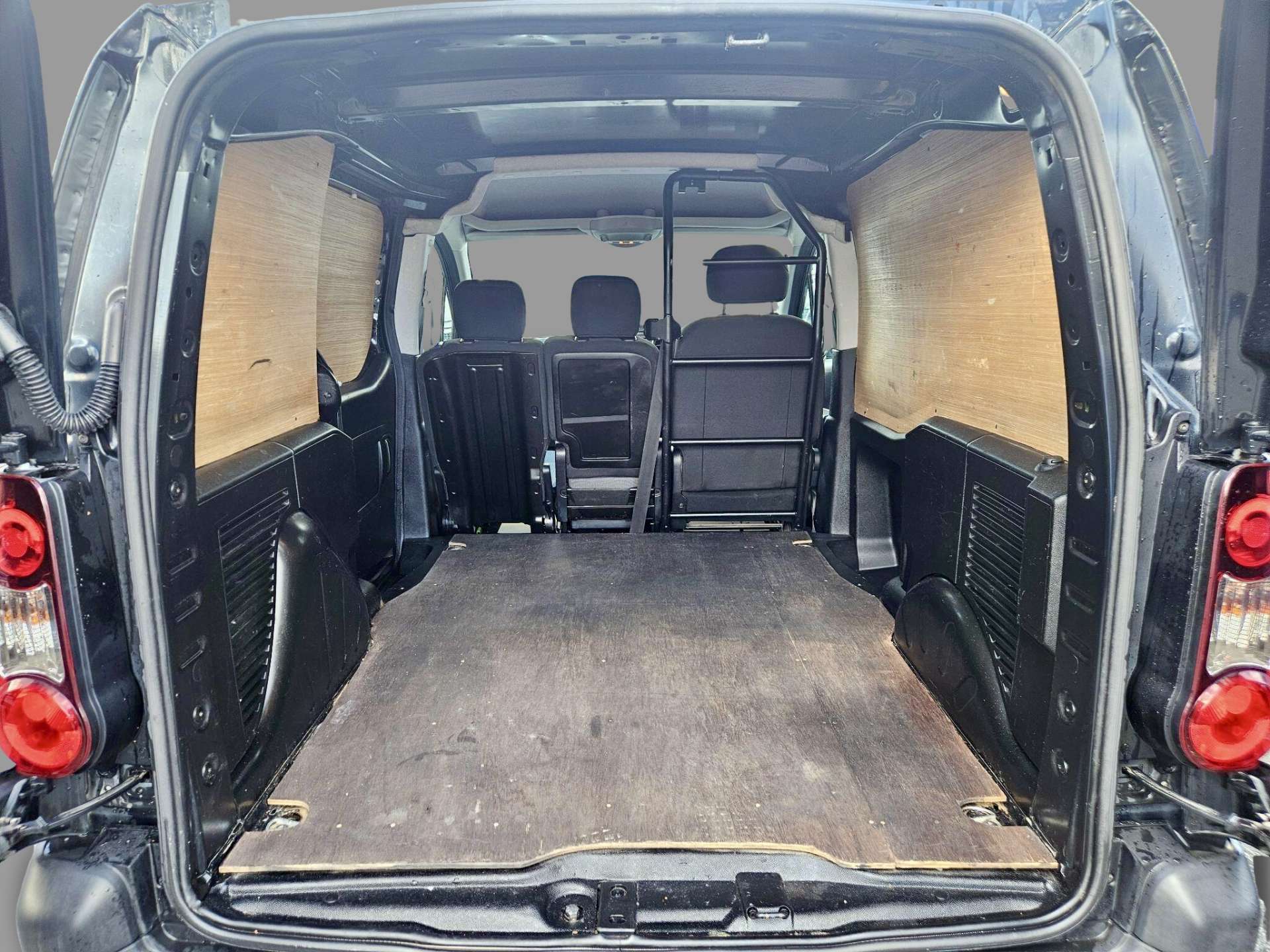 2016 Citroen BERLINGO 1.6 Berlingo 625 Enterprise HDi - vehicle photo 15 for sale on PureCar
