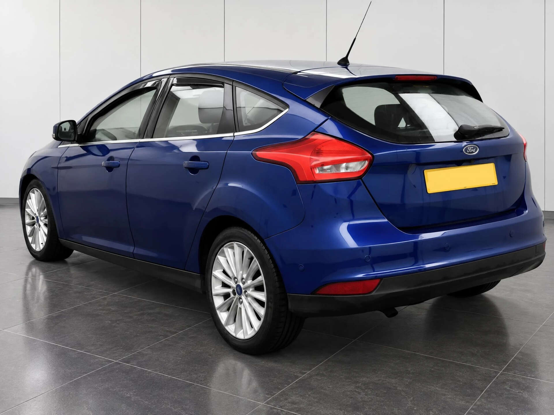 2015 Ford FOCUS 1.5 Focus Titanium X TDCI 5dr - vehicle photo 8 for sale on PureCar