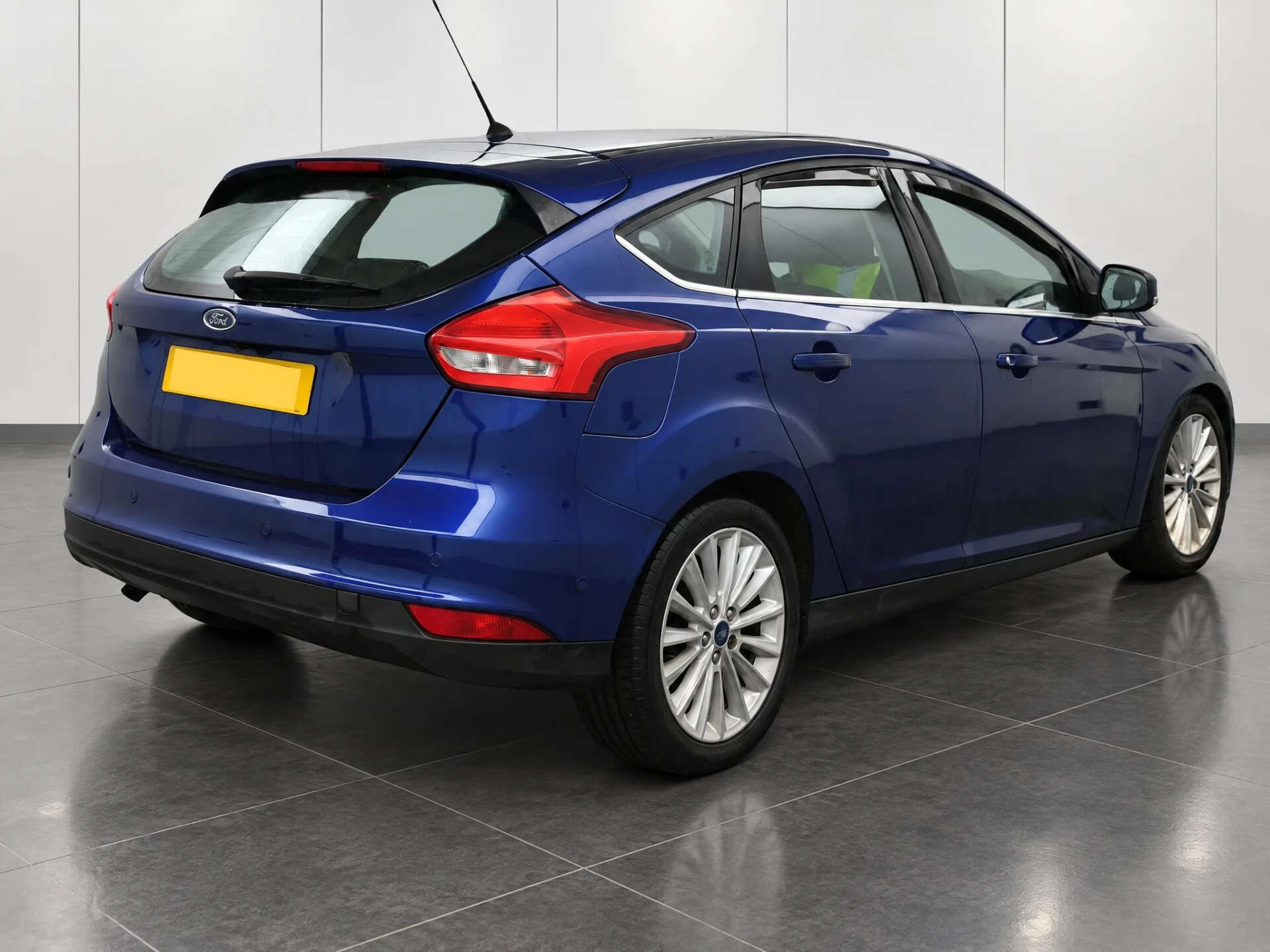 2015 Ford FOCUS 1.5 Focus Titanium X TDCI 5dr - vehicle photo 17 for sale on PureCar