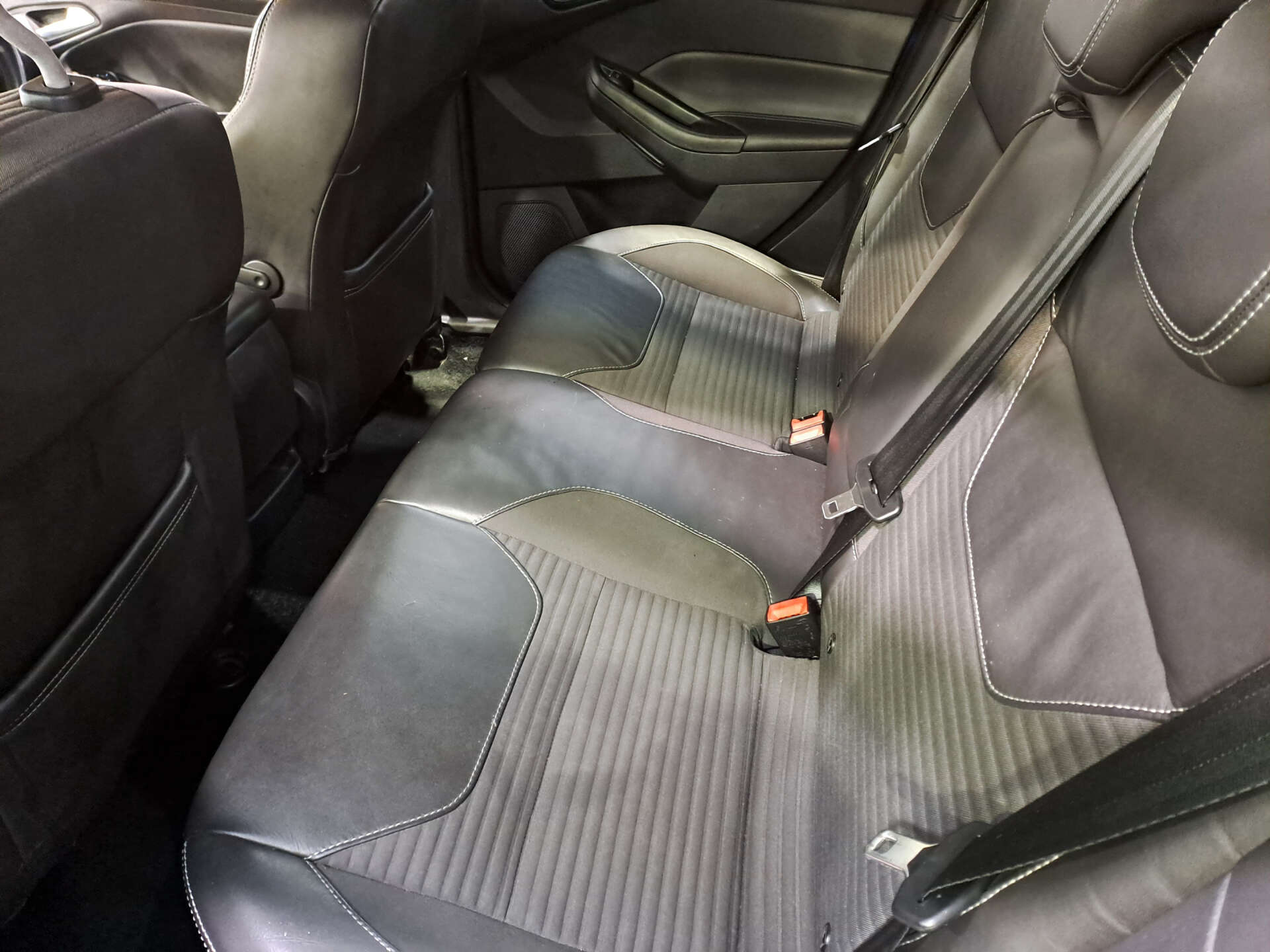 2015 Ford FOCUS 1.5 Focus Titanium X TDCI 5dr - vehicle photo 21 for sale on PureCar