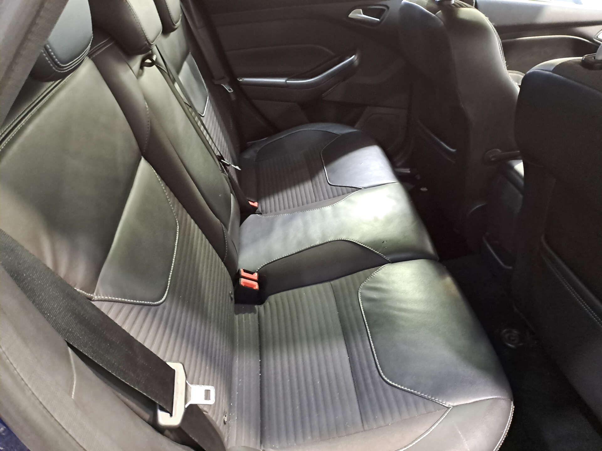 2015 Ford FOCUS 1.5 Focus Titanium X TDCI 5dr - vehicle photo 22 for sale on PureCar