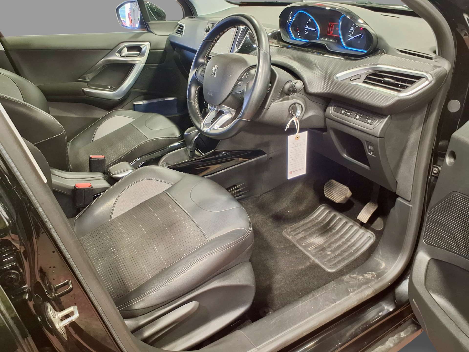 2018 Peugeot 1.2 2008 Allure PureTech S/S Auto 5dr - vehicle photo 15 for sale on PureCar