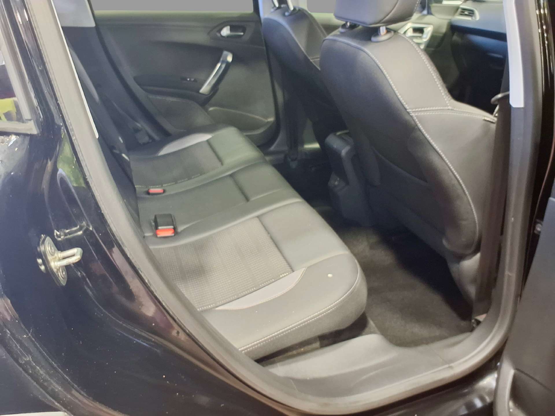 2018 Peugeot 1.2 2008 Allure PureTech S/S Auto 5dr - vehicle photo 20 for sale on PureCar