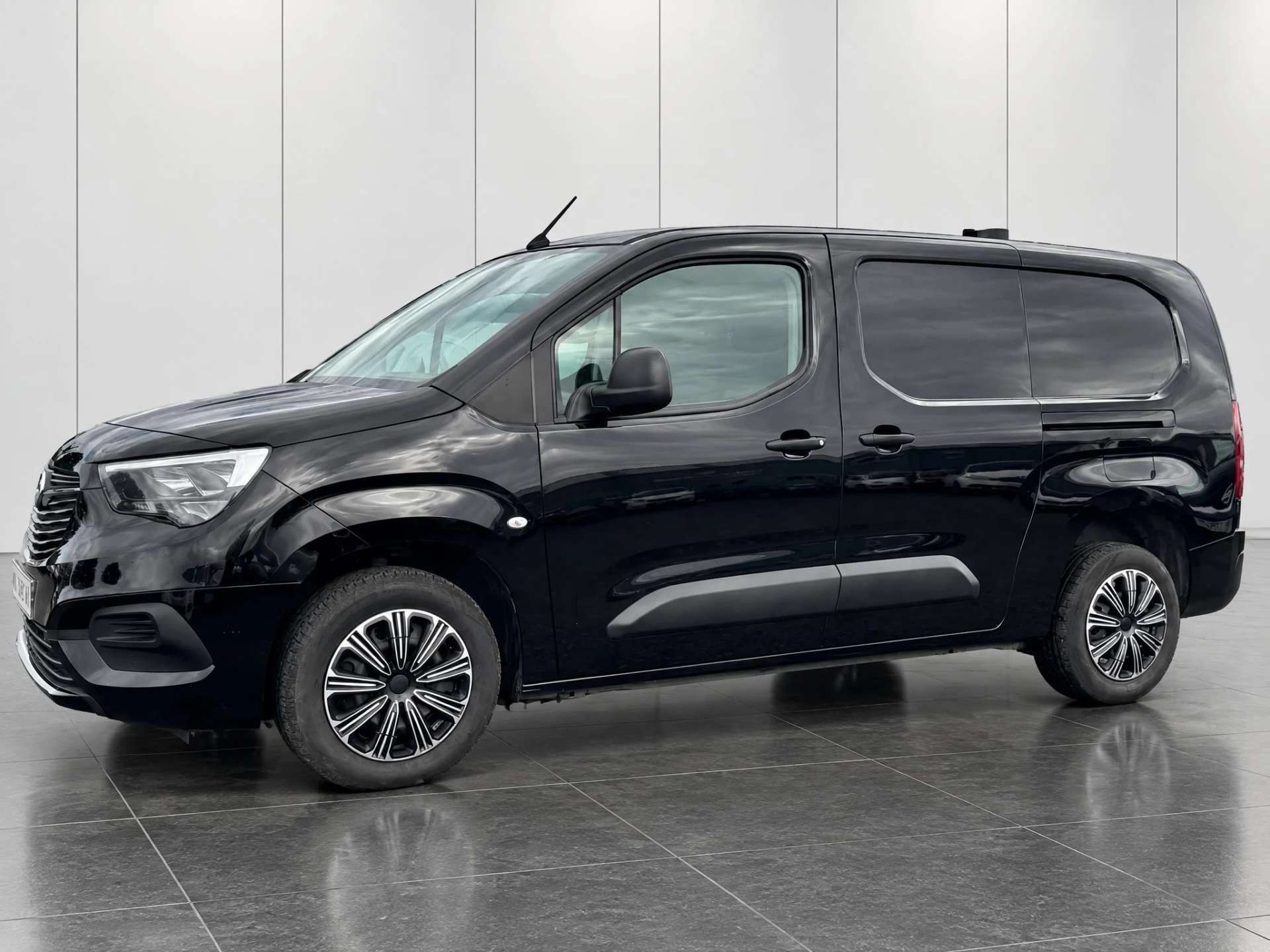 2021 Vauxhall COMBO 1.5 Combo 2300 Sportive TD S/S - vehicle photo 3 for sale on PureCar