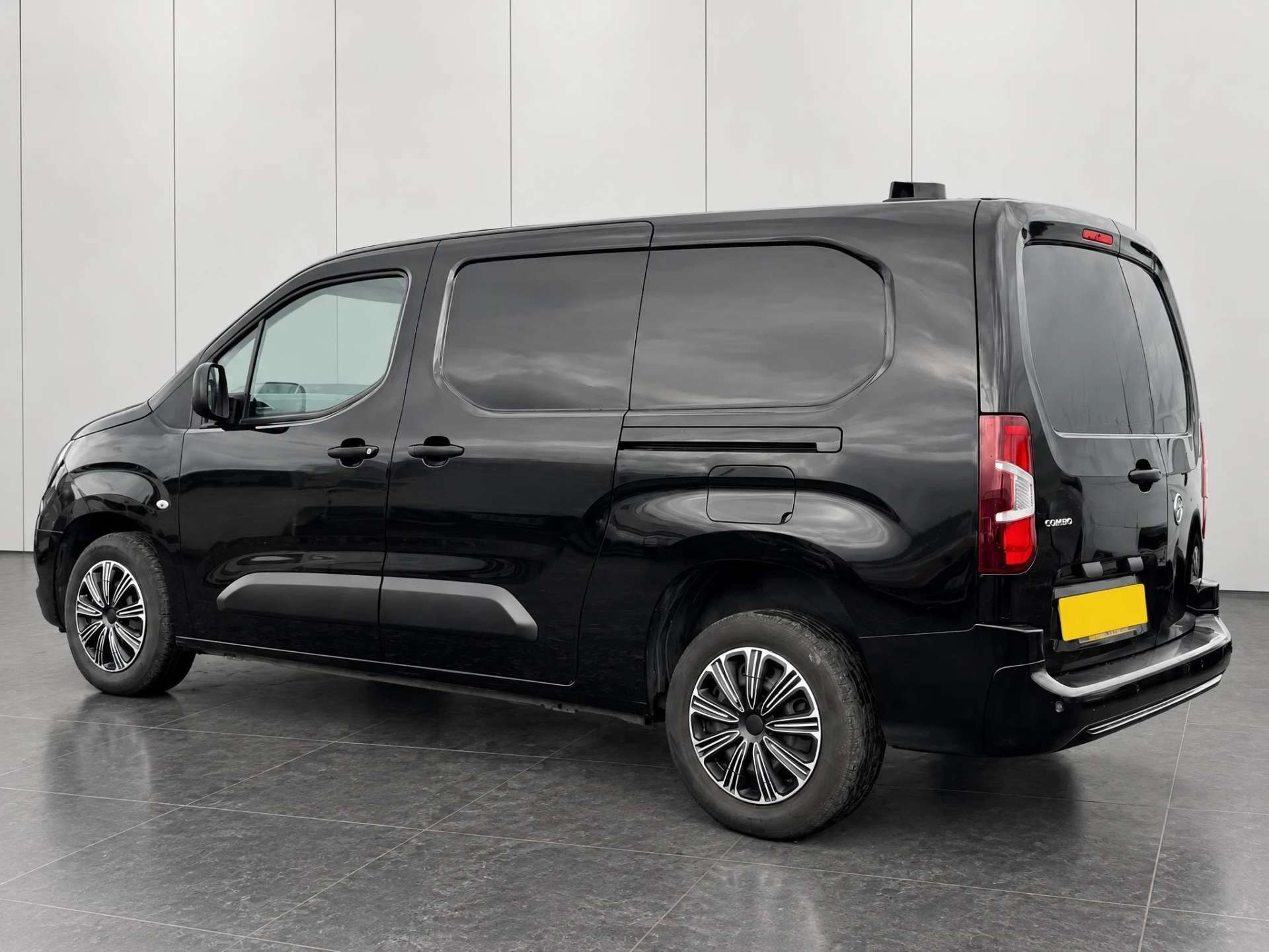 2021 Vauxhall COMBO 1.5 Combo 2300 Sportive TD S/S - vehicle photo 12 for sale on PureCar