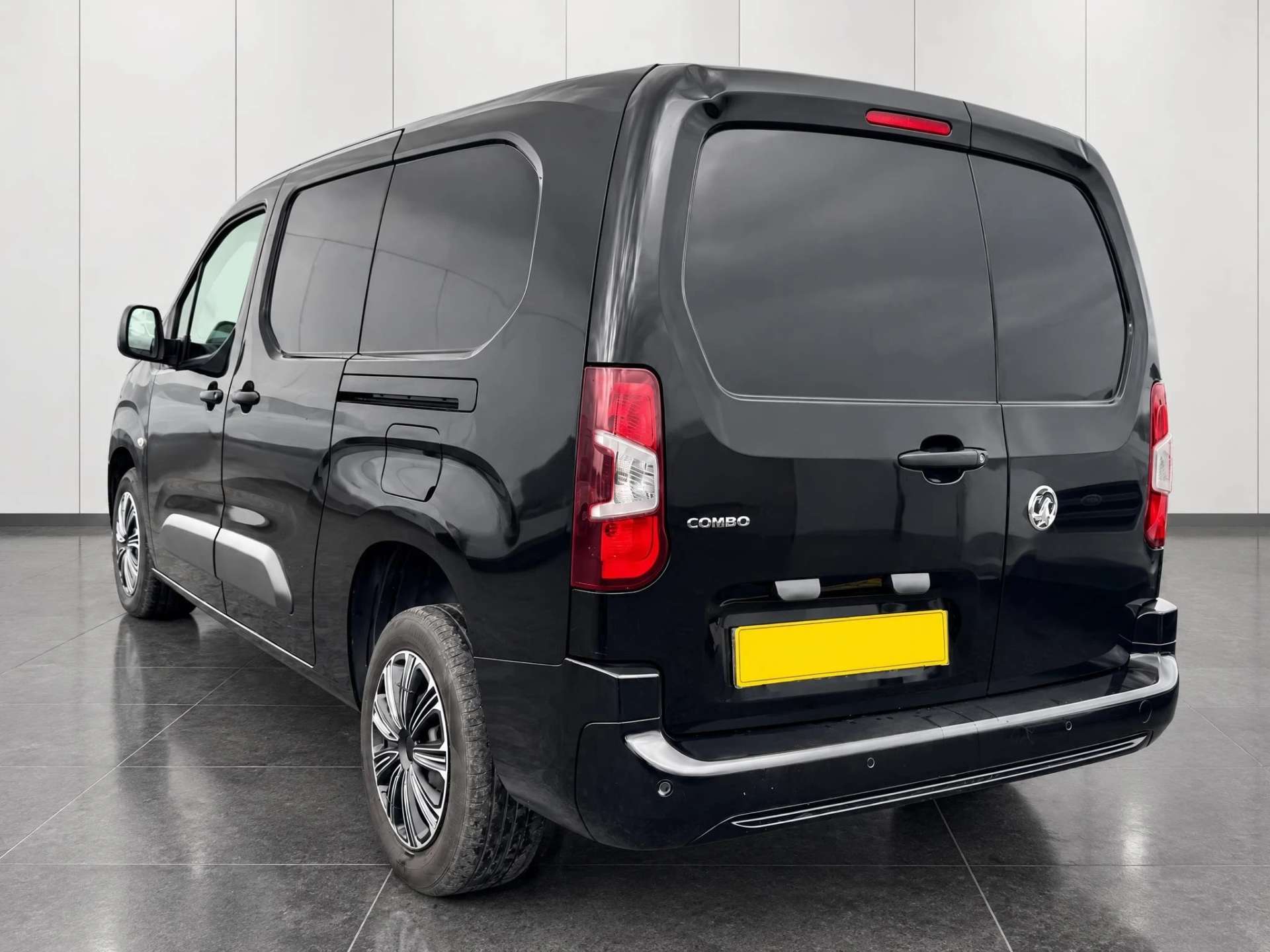2021 Vauxhall COMBO 1.5 Combo 2300 Sportive TD S/S - vehicle photo 13 for sale on PureCar
