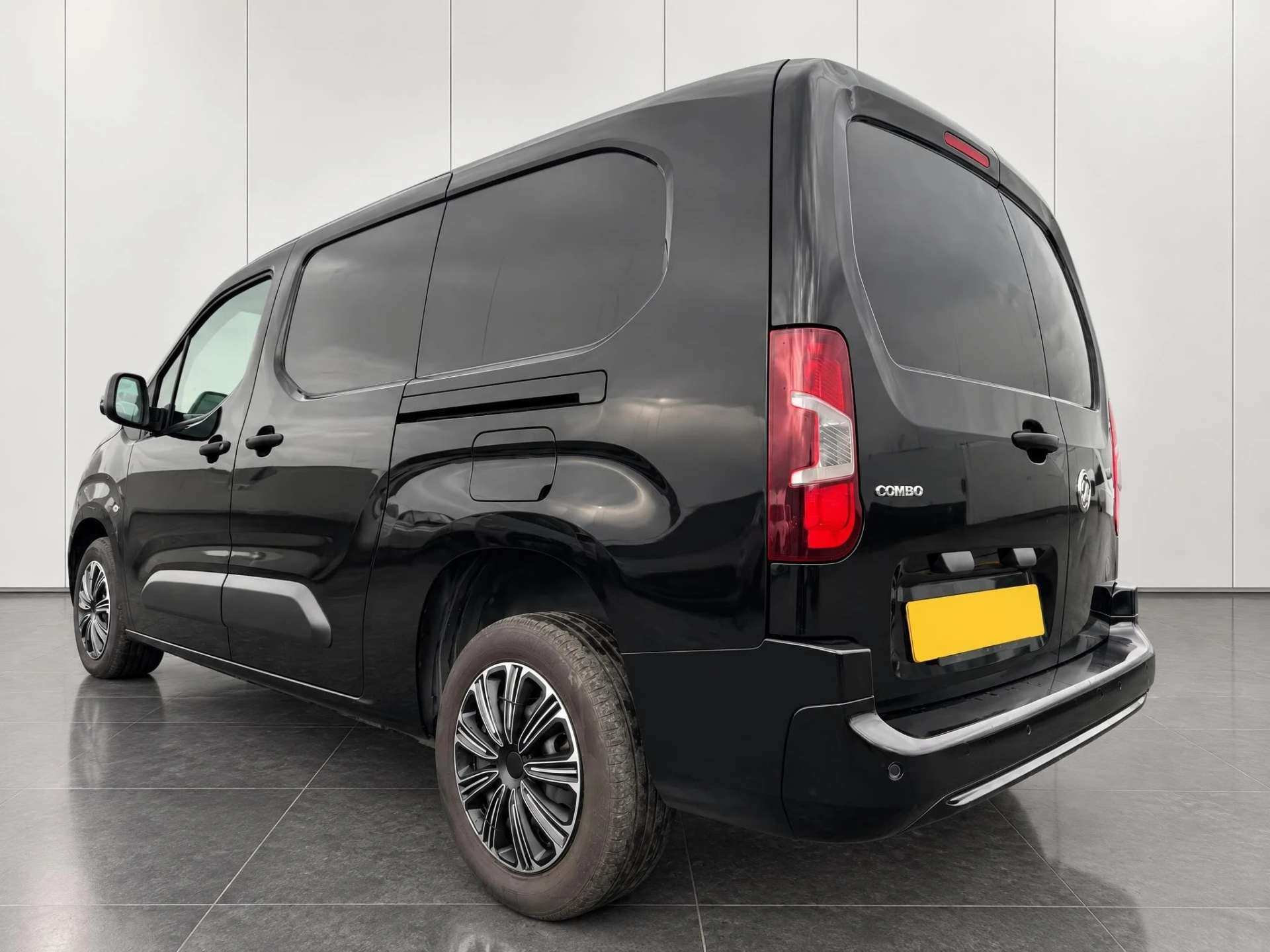 2021 Vauxhall COMBO 1.5 Combo 2300 Sportive TD S/S - vehicle photo 15 for sale on PureCar