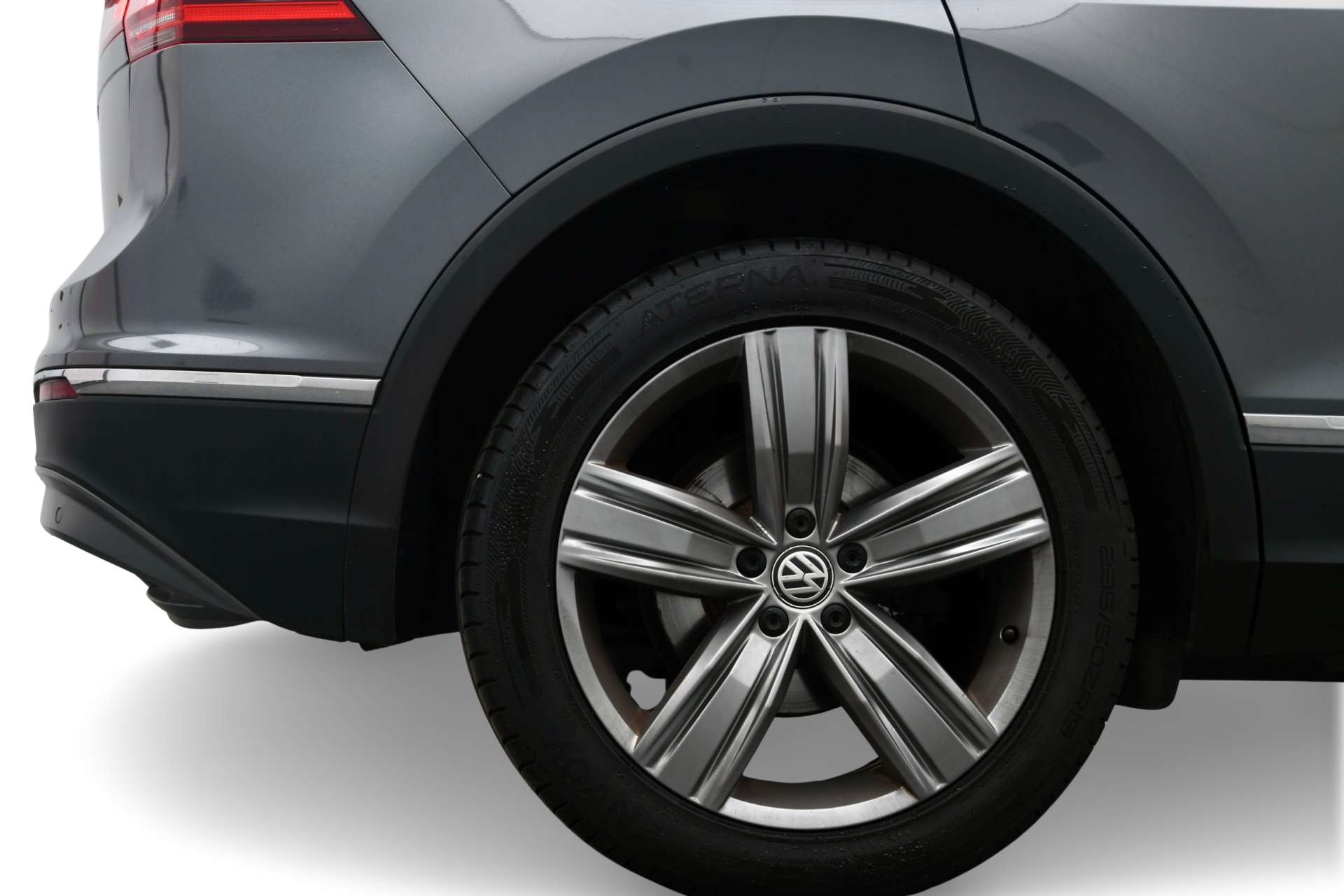 2018 Volkswagen TIGUAN 2.0 Tiguan SEL TDI 5dr - vehicle photo 16 for sale on PureCar