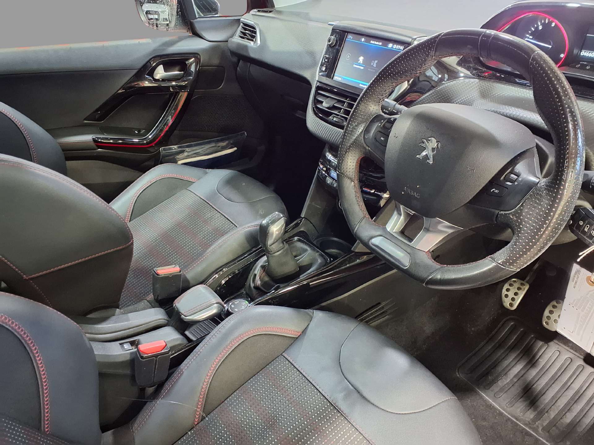 2018 Peugeot 1.6 2008 GT Line Blue HDi 5dr - vehicle photo 19 for sale on PureCar