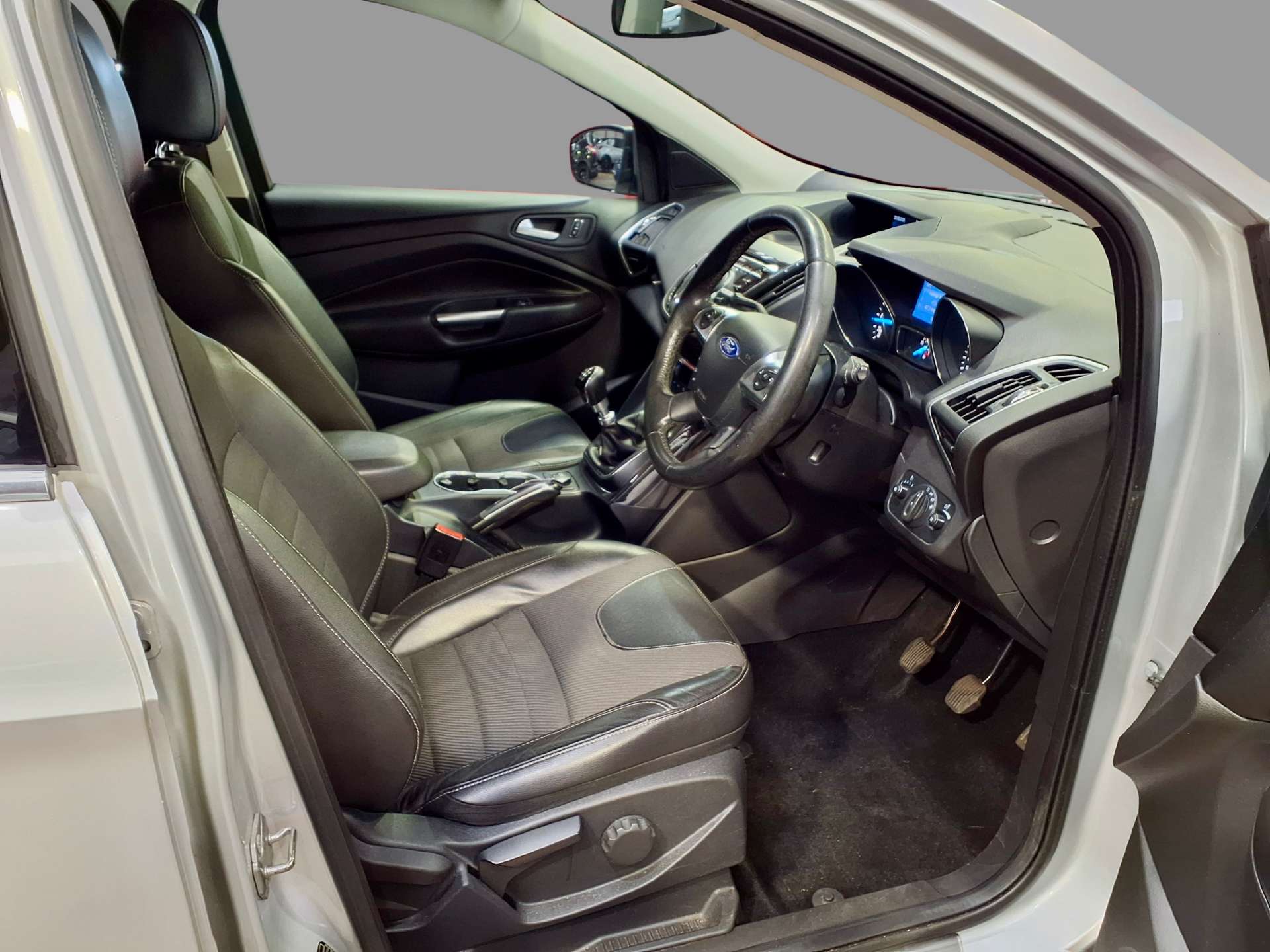 2013 Ford KUGA 2.0 Kuga Titanium 4x2 TDCi 5dr - vehicle photo 21 for sale on PureCar