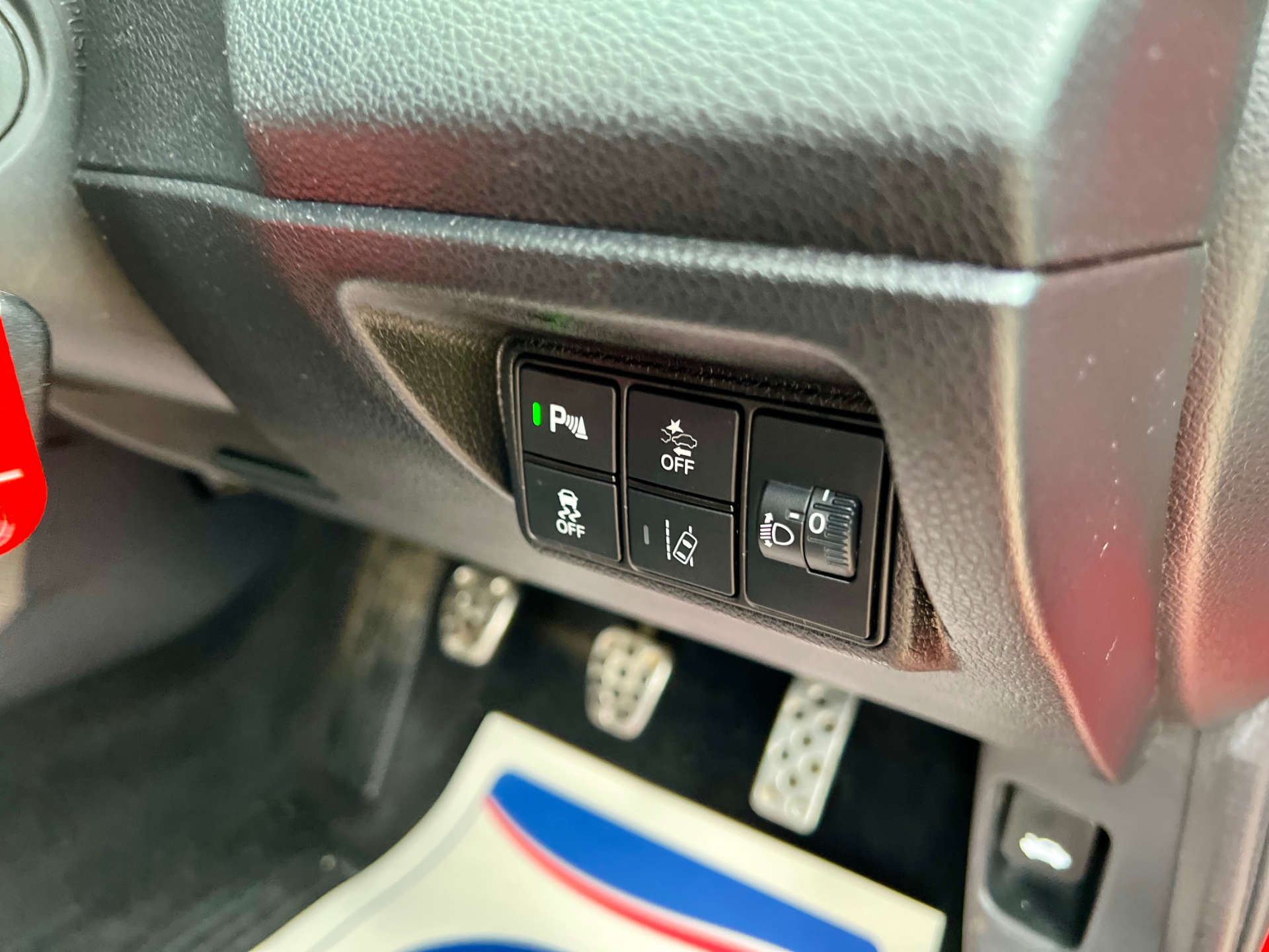 2018 HONDA CIVIC 1.0 Civic SR VTec 5dr - vehicle photo 40 for sale on PureCar
