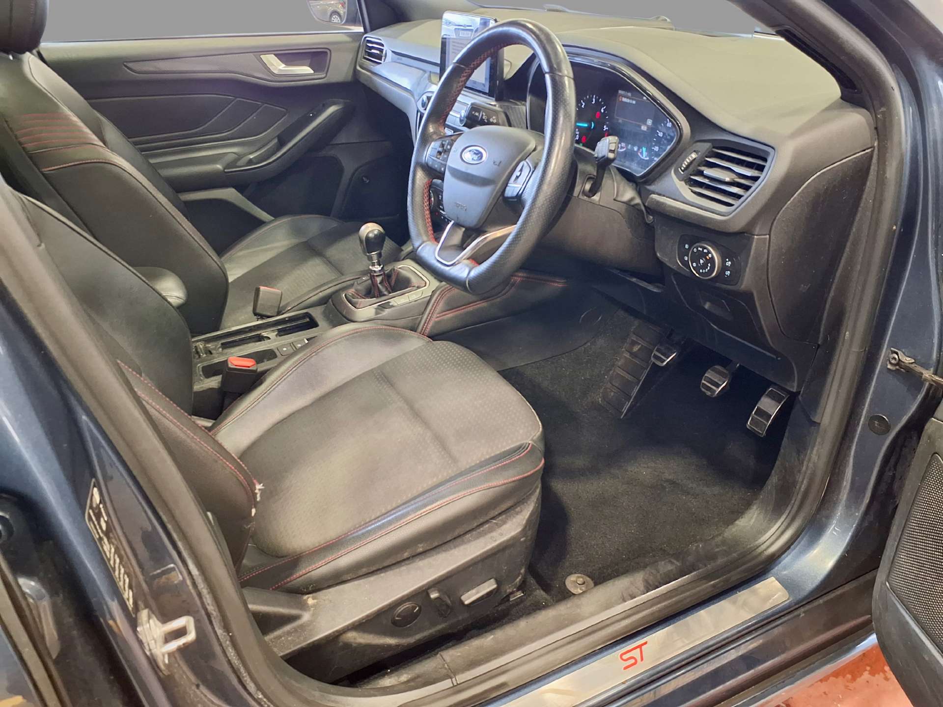 2019 Ford FOCUS 1.5 Focus ST-Line X TDCI 5dr - vehicle photo 20 for sale on PureCar