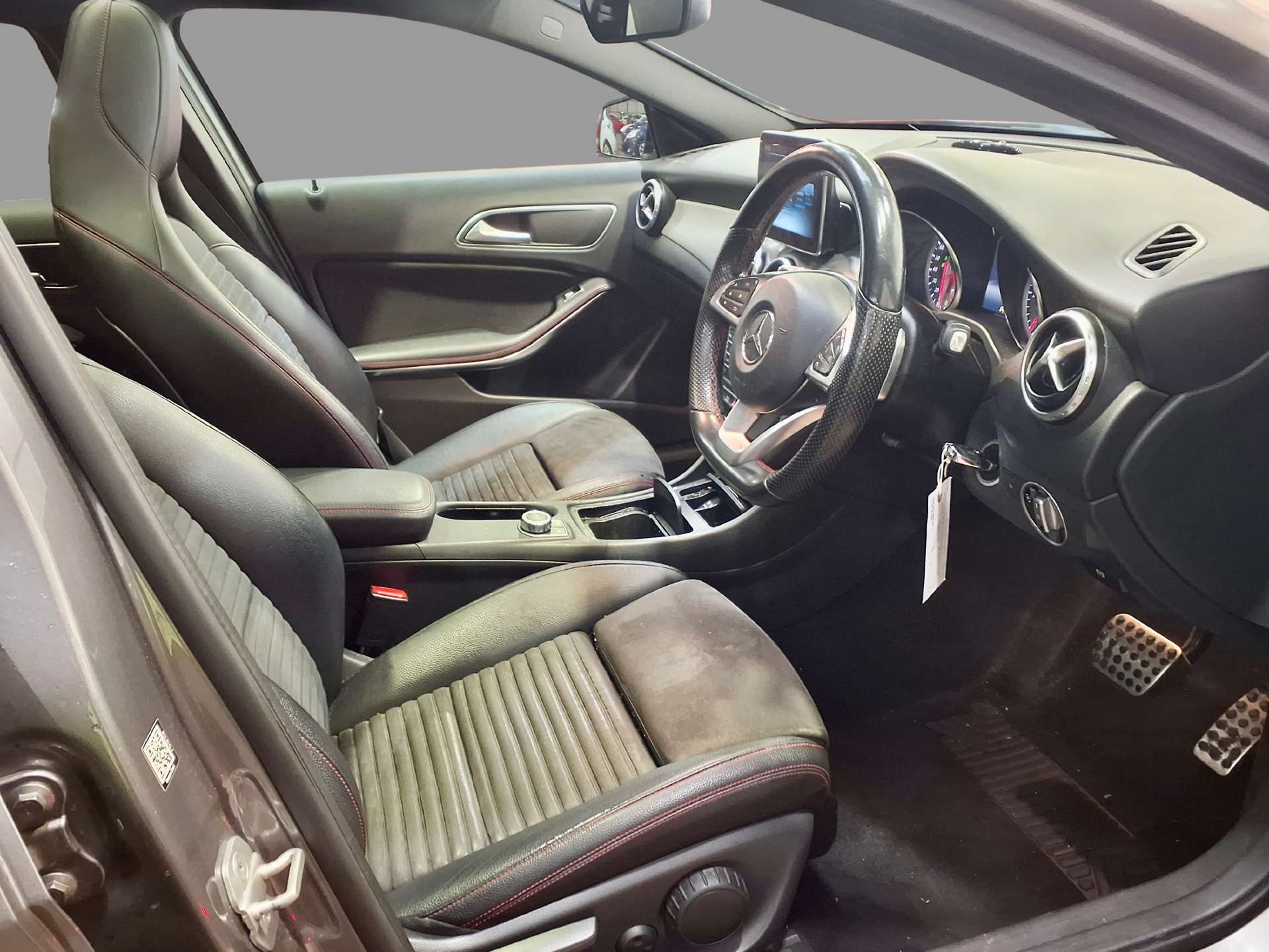 2016 MERCEDES GLA 2.1 GLA 220 D 4Matic AMG Line Premium Auto 4WD 5dr - vehicle photo 20 for sale on PureCar