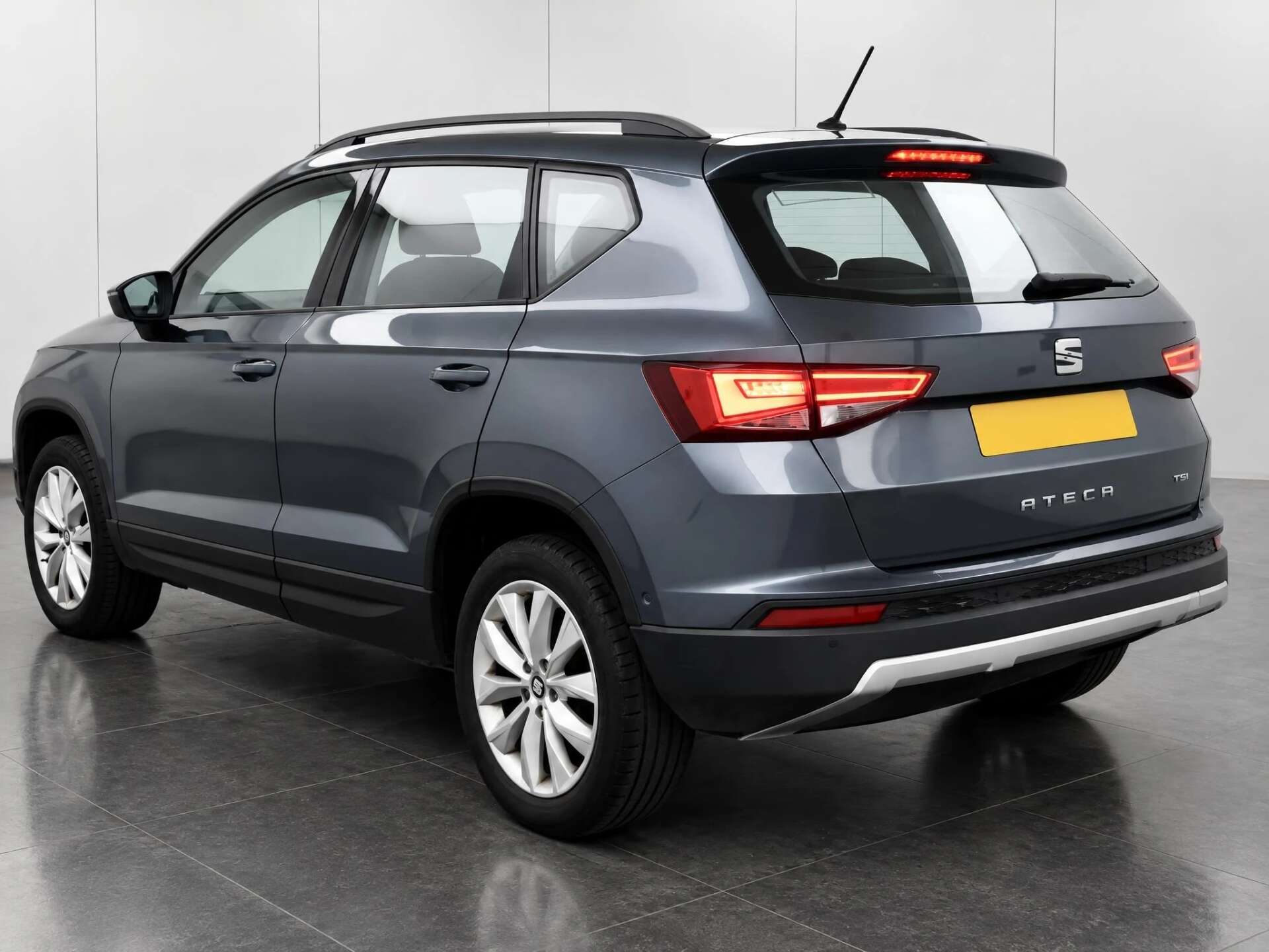 2017 SEAT ATECA 1.4 Ateca SE EcoTSI 5dr - vehicle photo 9 for sale on PureCar