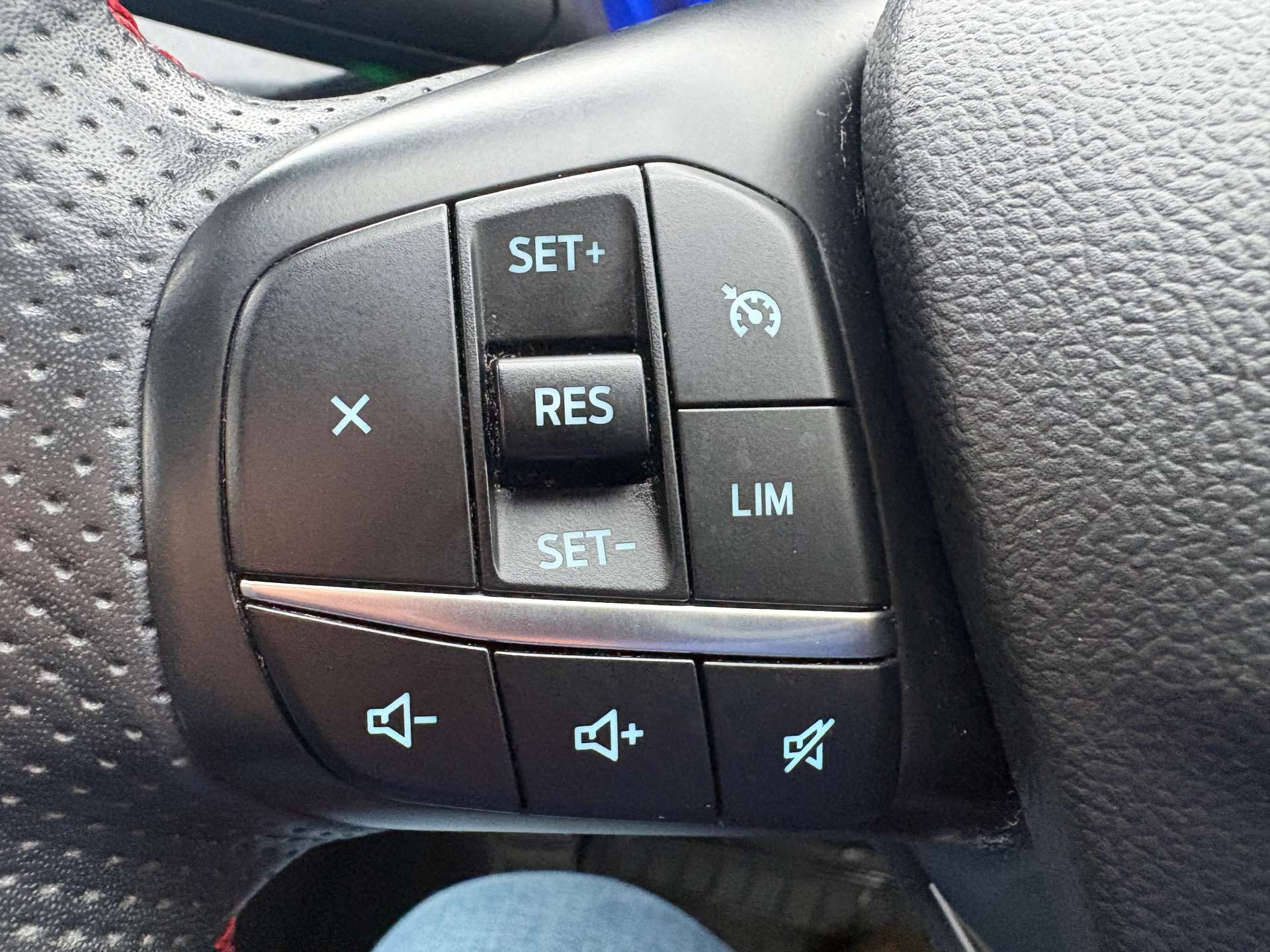 FORD KUGA 2.0 Kuga ST-Line X EcoBlue MHEV
 5dr #42