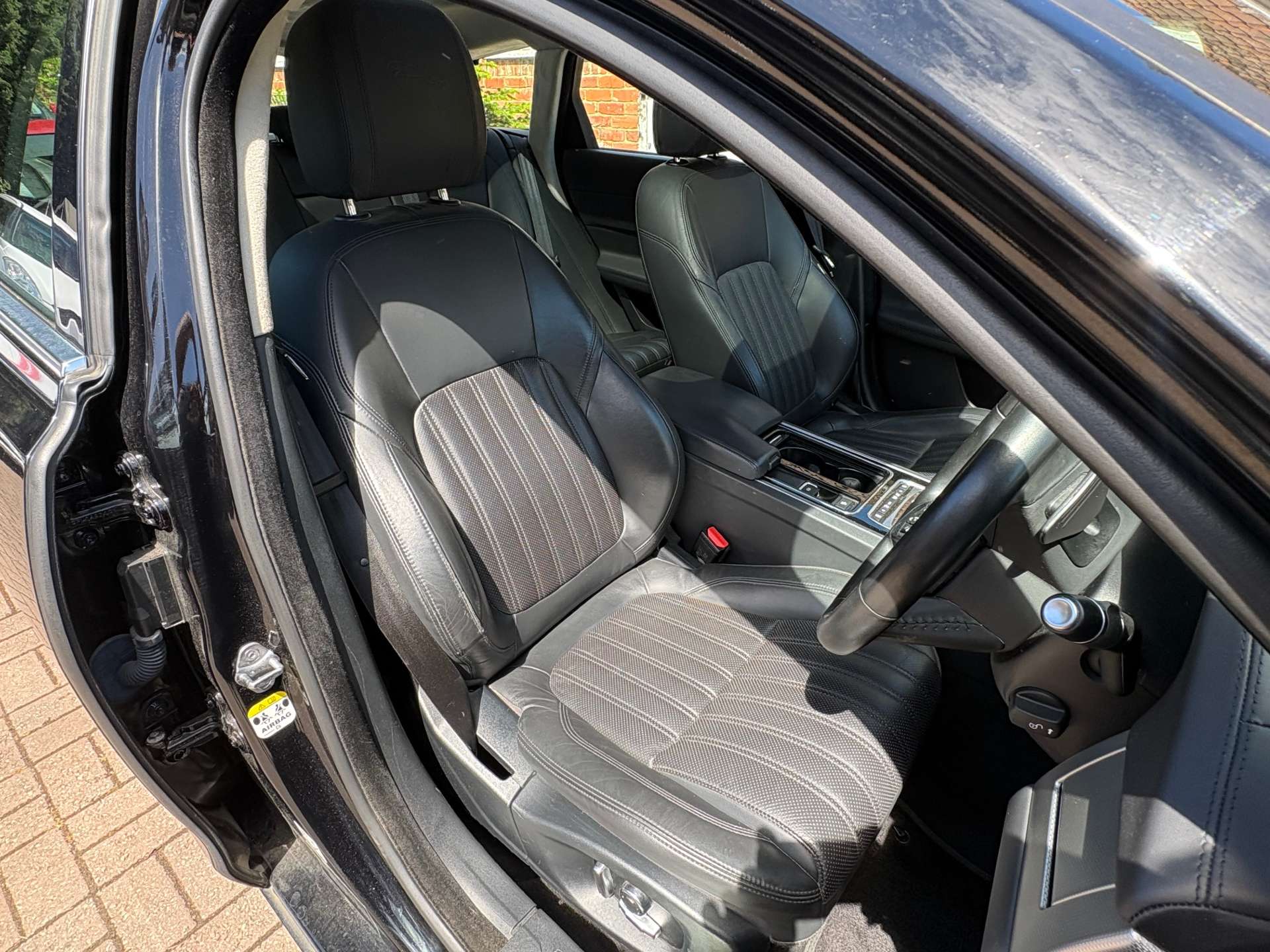 JAGUAR XF 2.0 XF Portfolio Auto 5dr #12