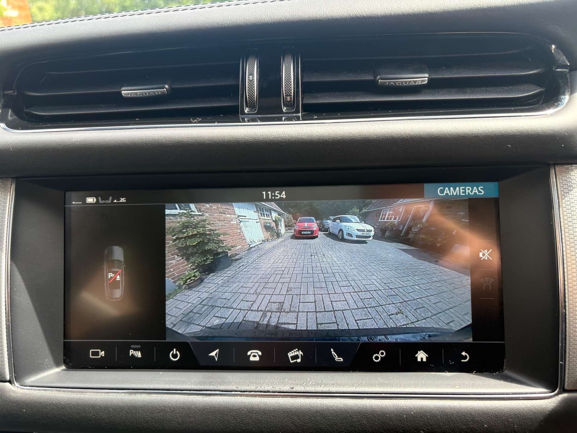 JAGUAR XF 2.0 XF Portfolio Auto 5dr #32
