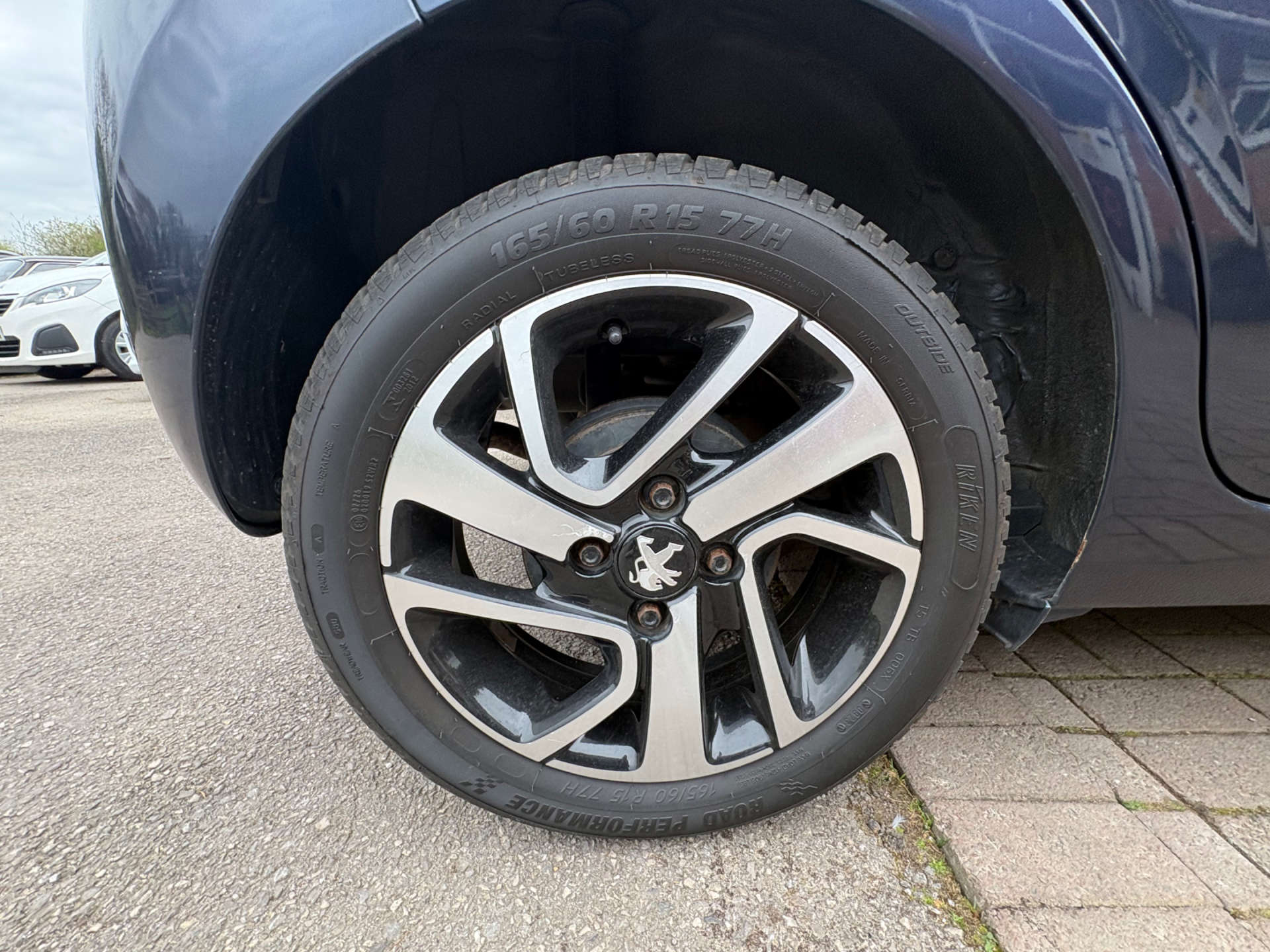 PEUGEOT 108 1.2 108 Allure 5dr #8