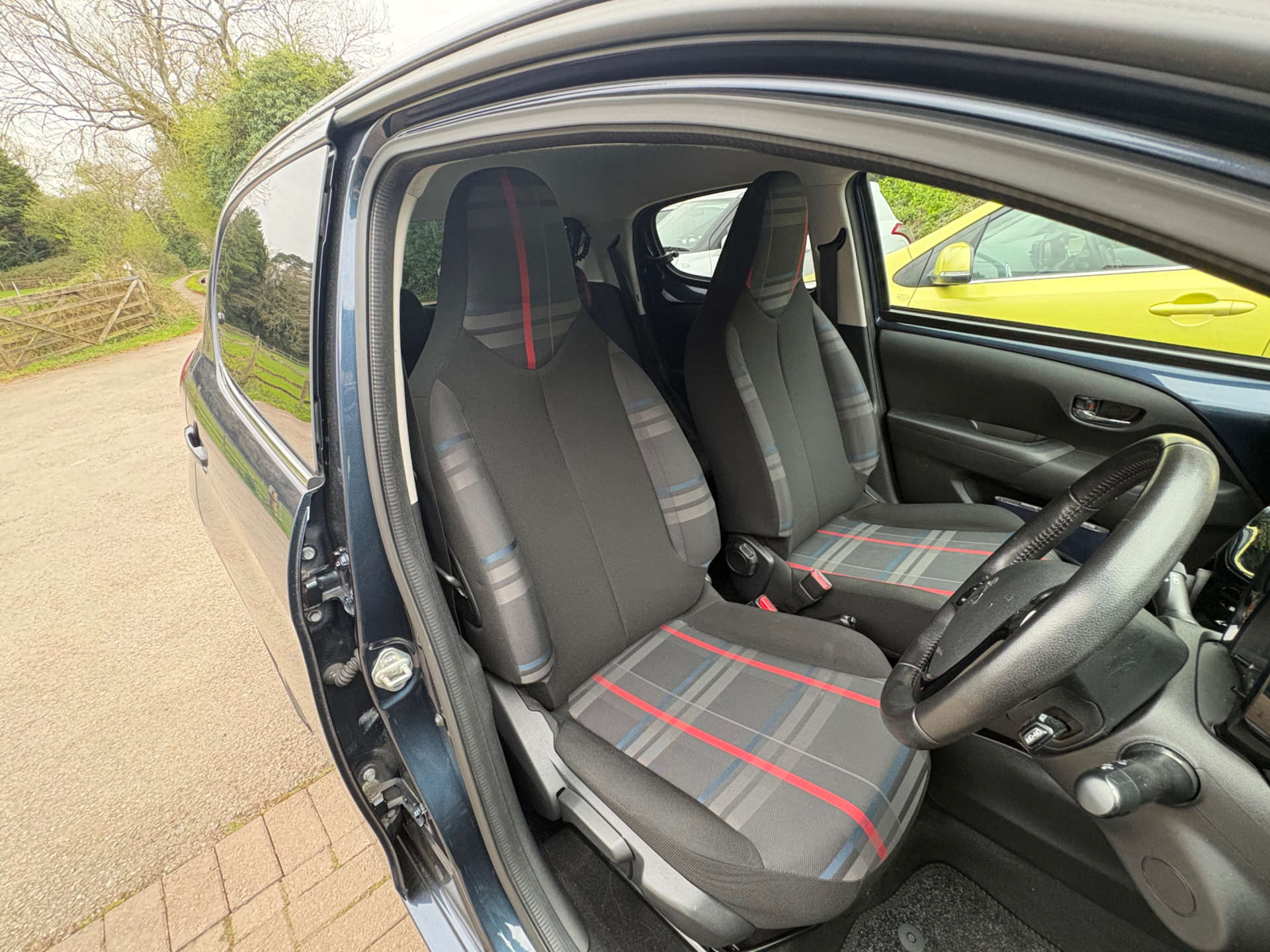 PEUGEOT 108 1.2 108 Allure 5dr #9