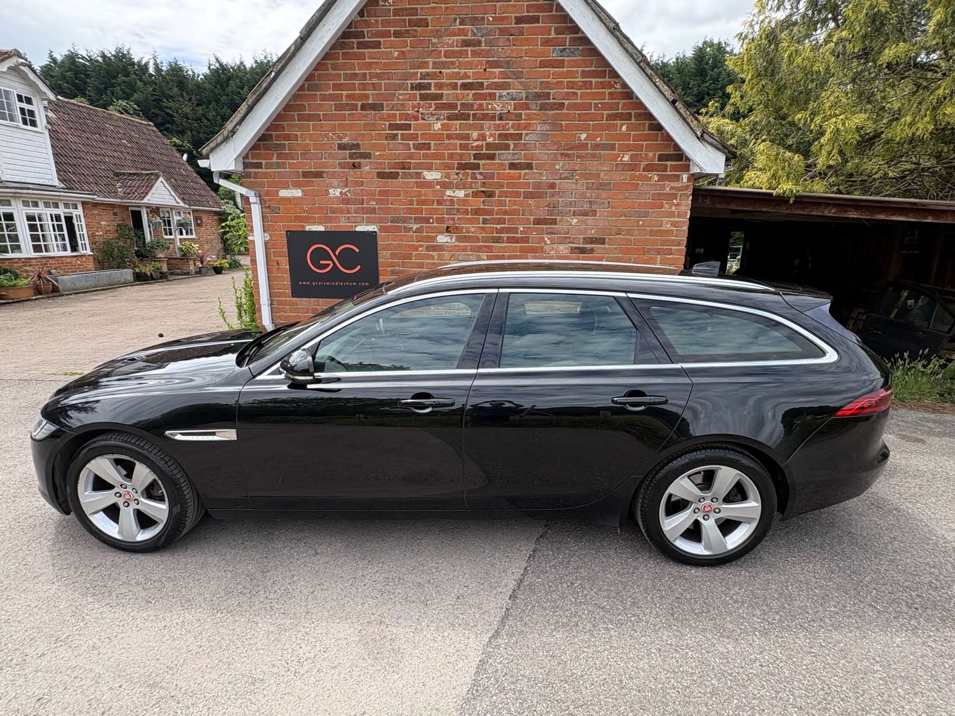 JAGUAR XF 2.0 XF Portfolio Auto 5dr