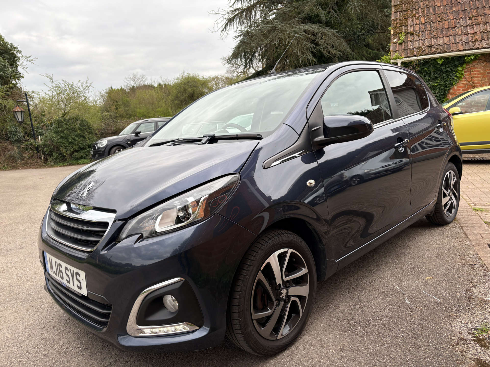 PEUGEOT 108 1.2 108 Allure 5dr #24