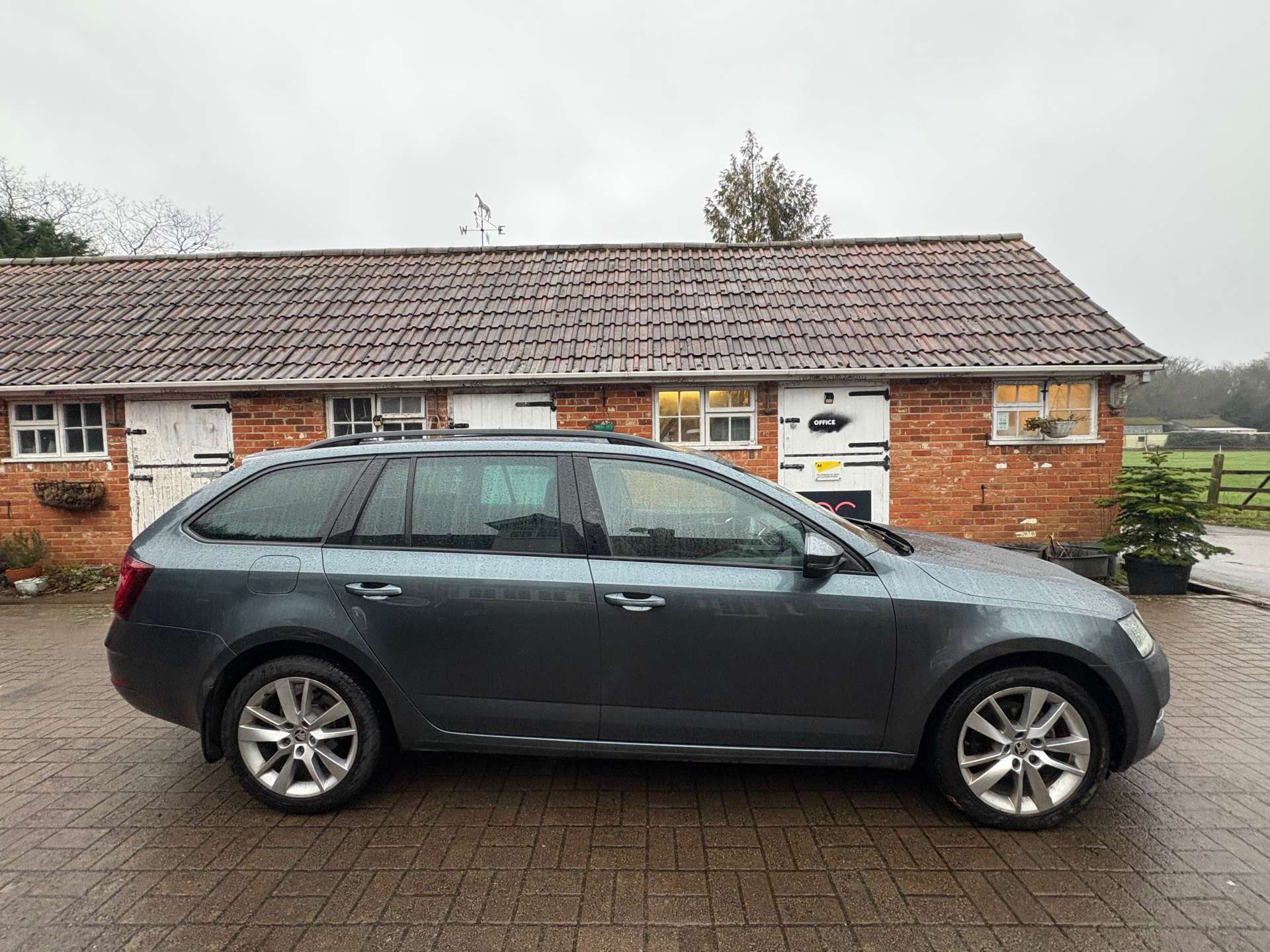 SKODA OCTAVIA 2.0 Octavia SE L TDI Semi-Auto 5dr #24