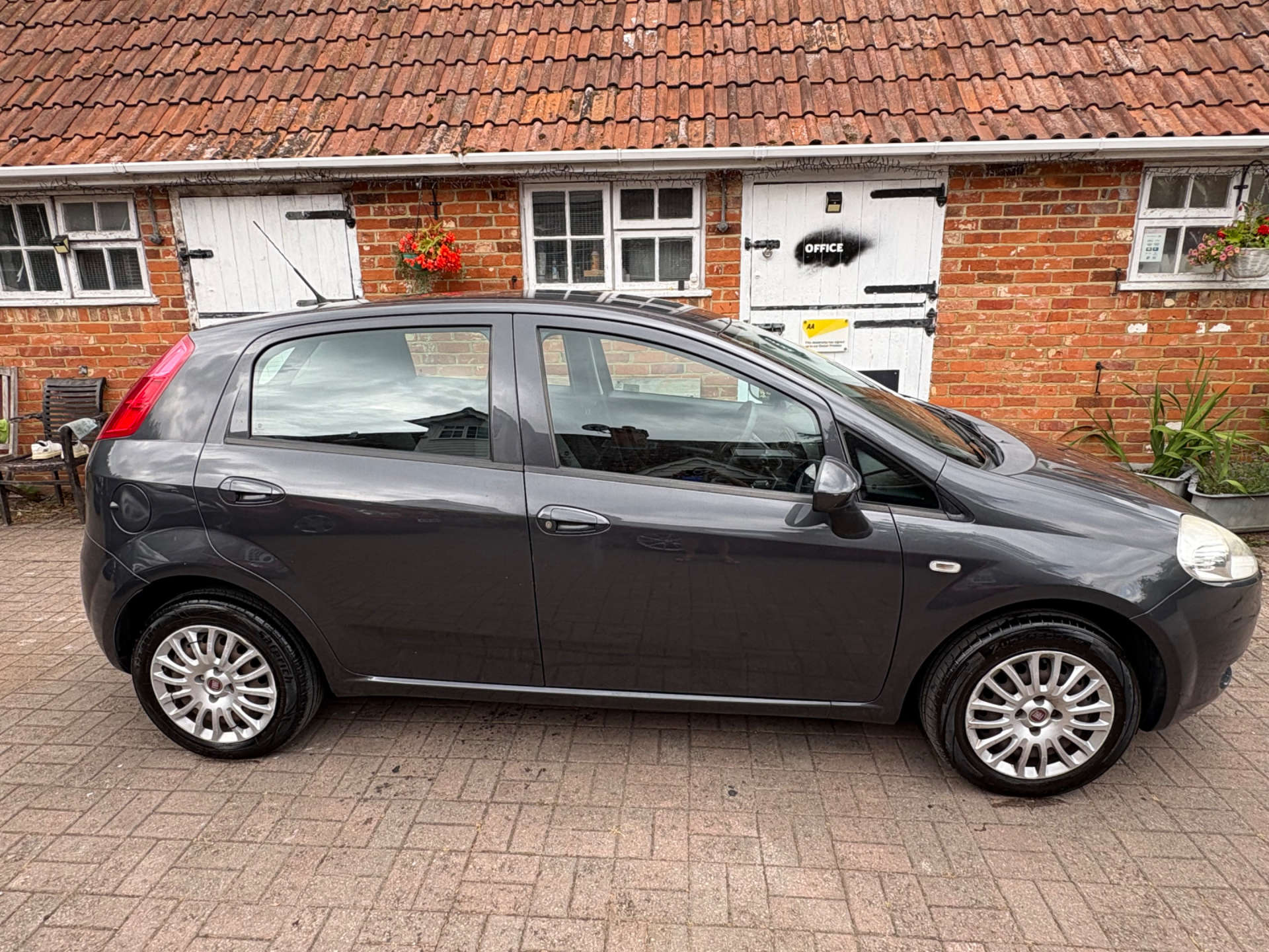 FIAT GRANDE PUNTO 1.4 Grande Punto Sound 5dr #4