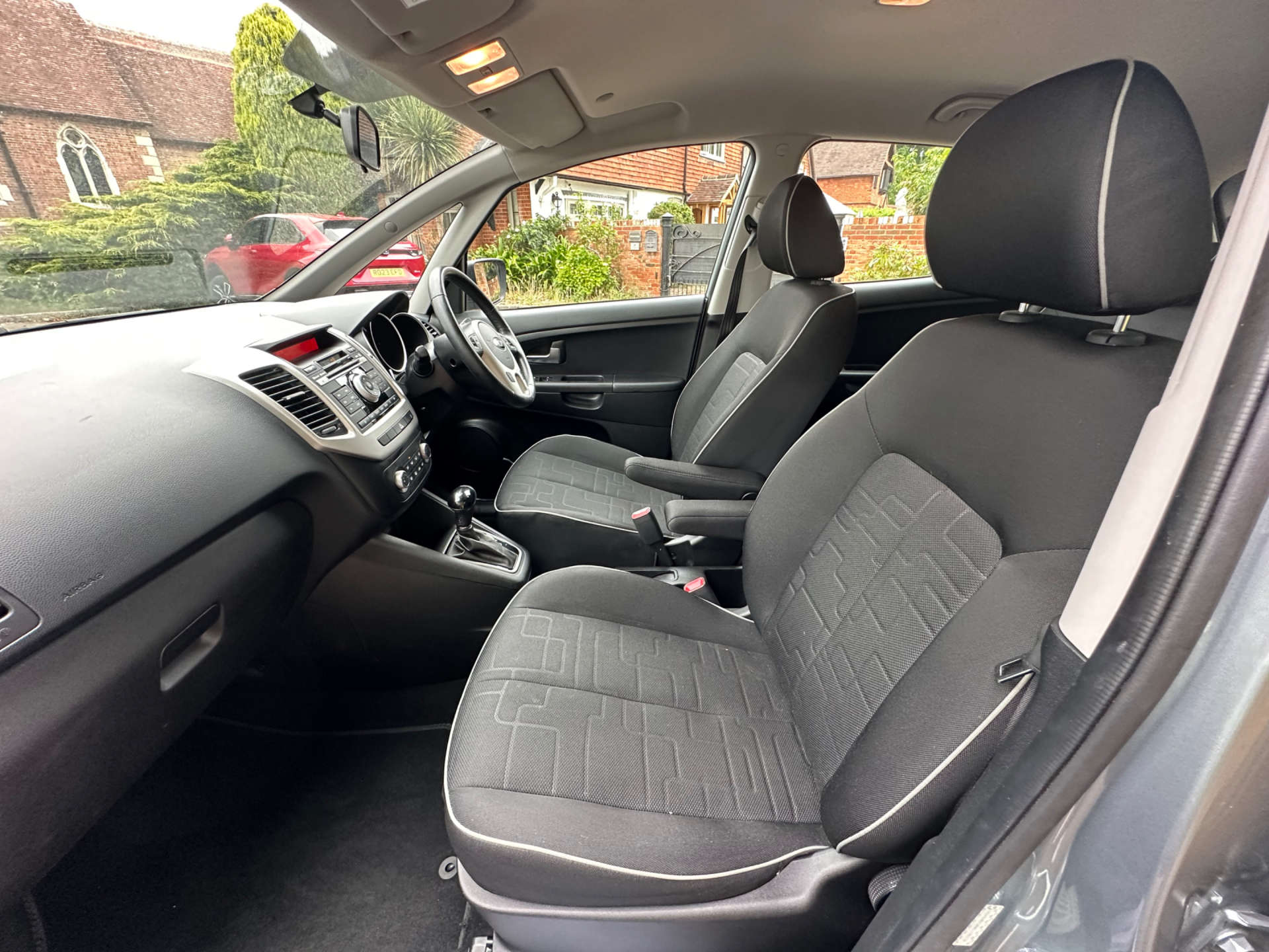 KIA VENGA 1.6 Venga 2 Auto 5dr #7